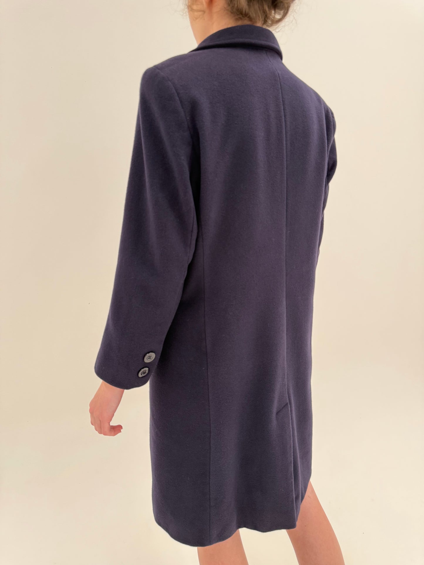 Palton italian dark aubergine din stofă de lana extrafina în croi ușor cambrat