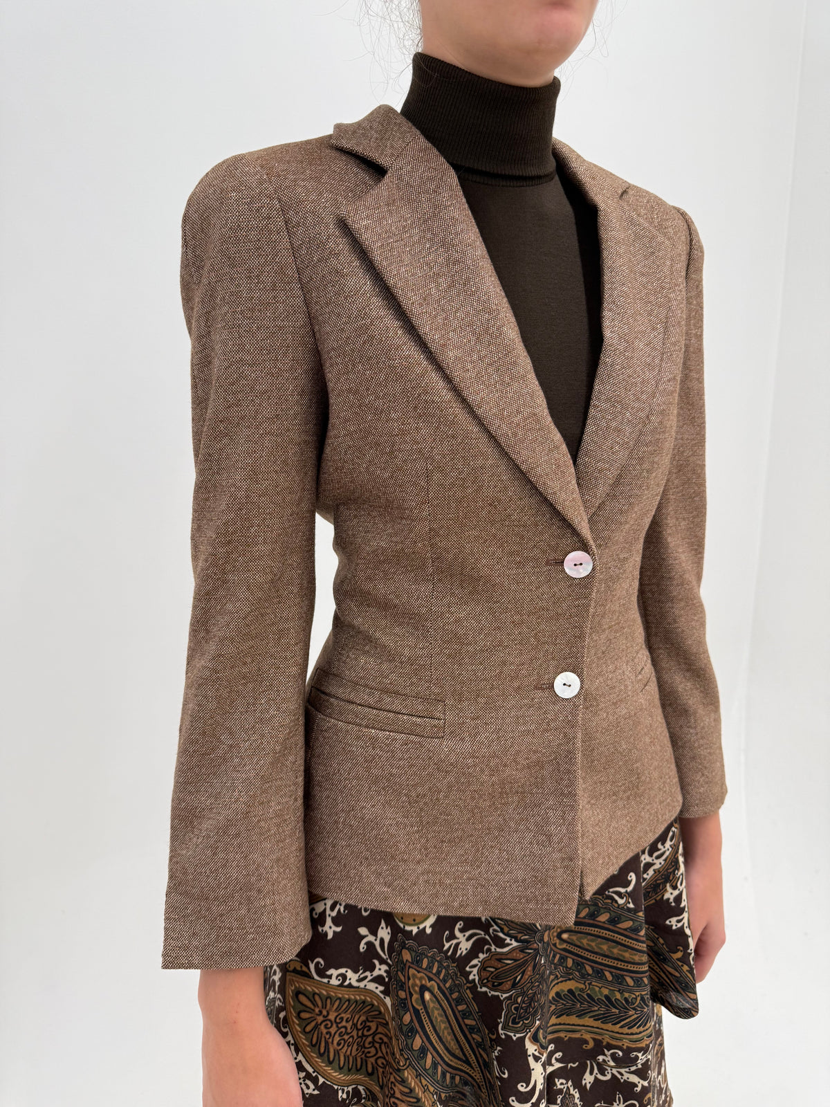 Sacou cambrat din tweed fin Donegal ivoire cu taupe brown și inserții extrafine copper