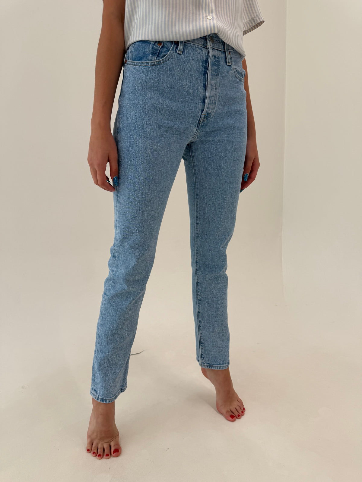Jeans Levi’s 501 premium tall ușor modelatori lighter classic wash