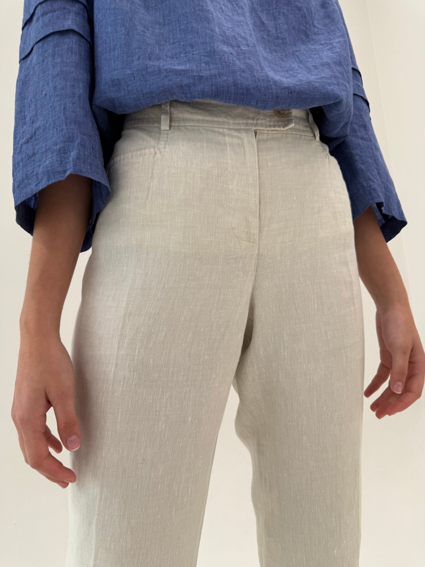 Pantaloni sand nude din in în croi clasic