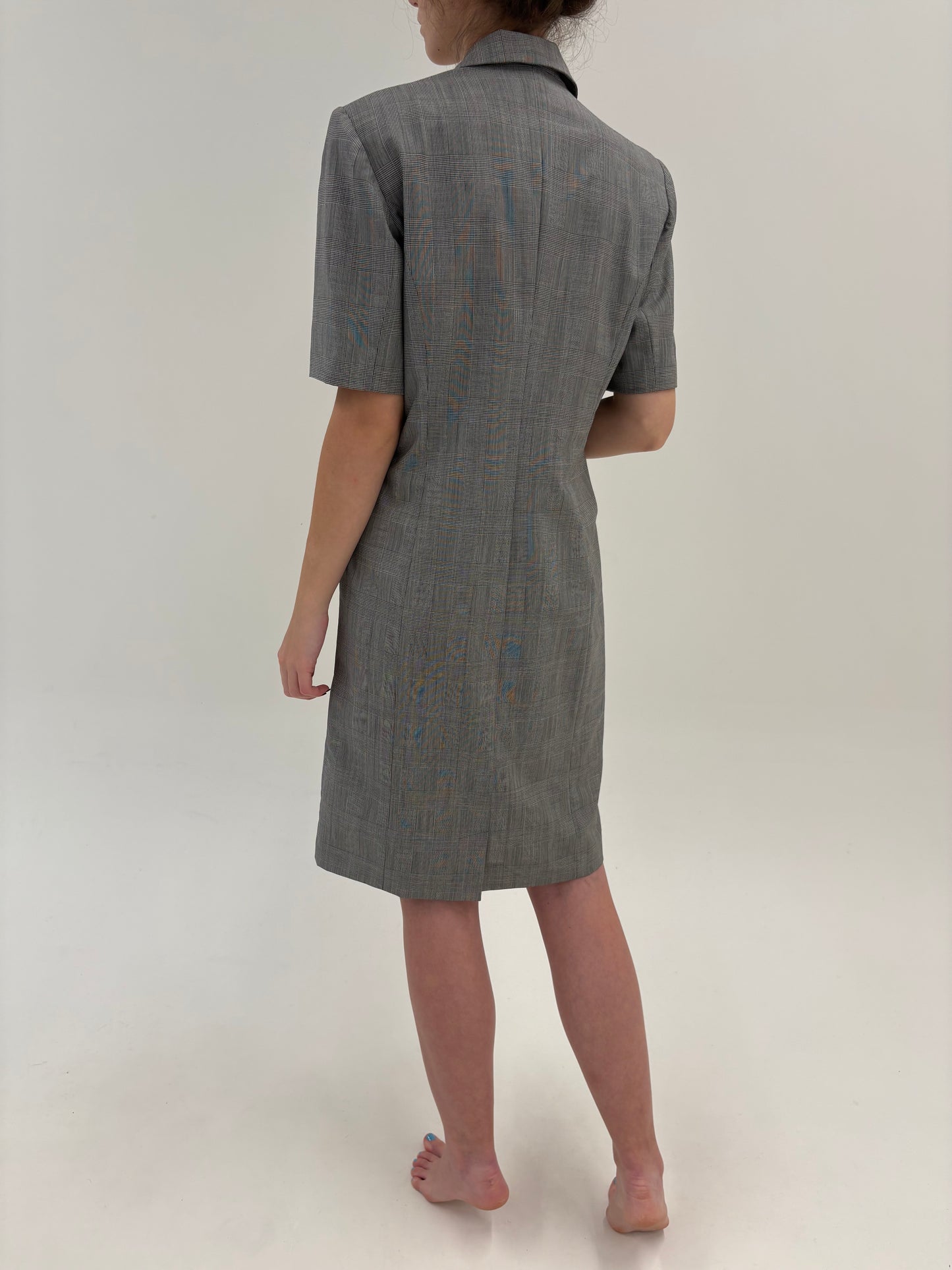 Rochie în carouri fine alb negru din stofă de lana extrafina