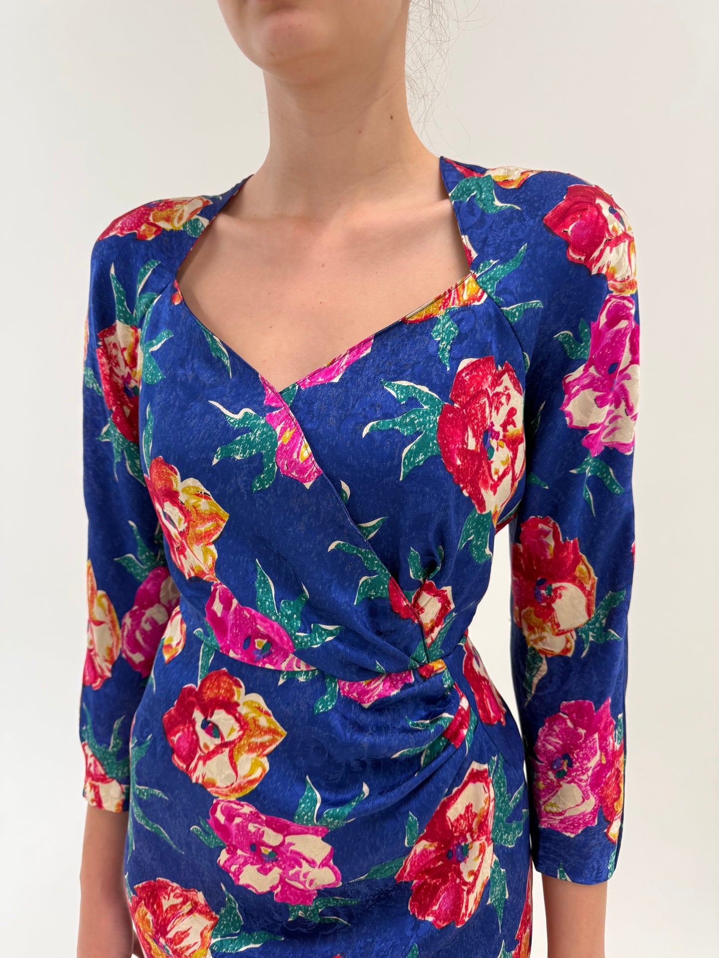 Rochie din mătase naturală Max Mara de la business la cocktail albastru regal
