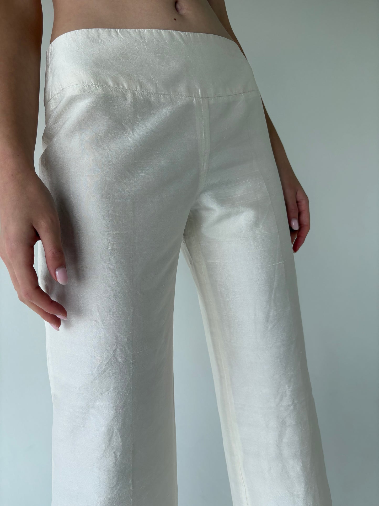Pantaloni ivorie petite din mătase naturală