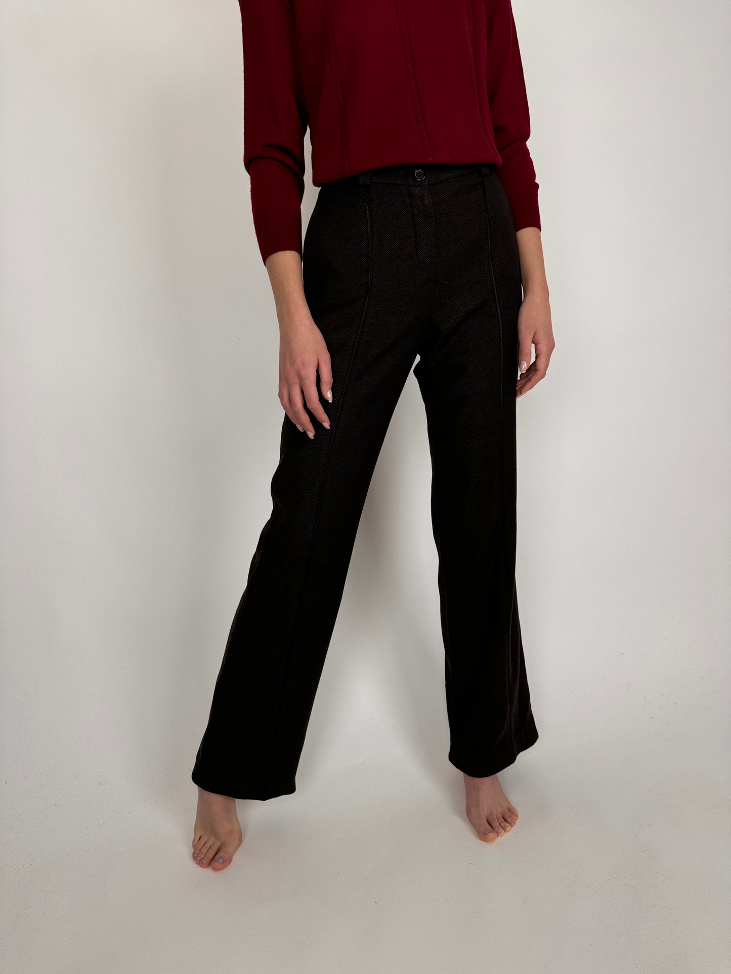 Pantaloni Marc Cain din lana extrafina texturată dark brown + negru