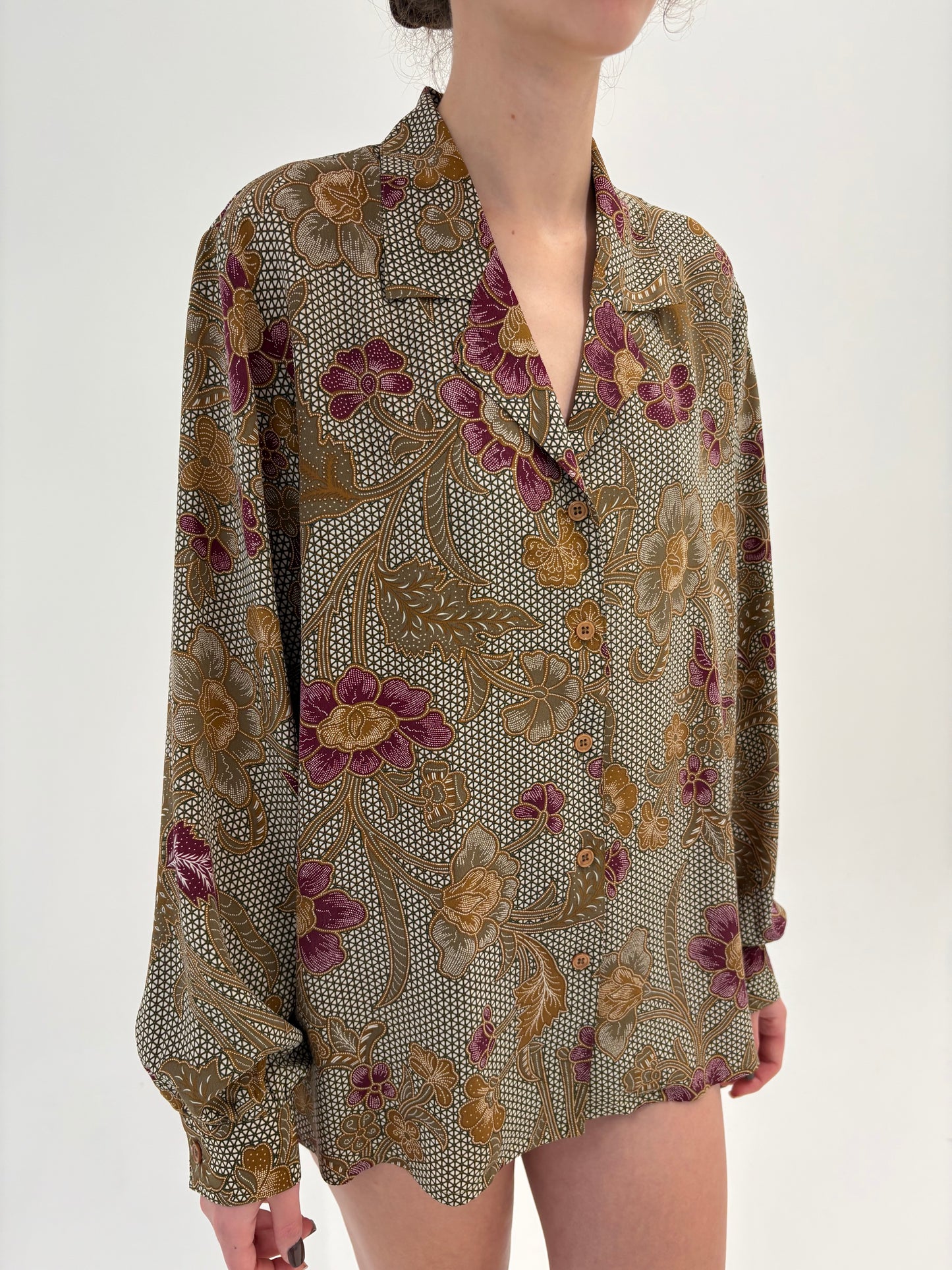 Cămașa vintage din mătase naturală cu print