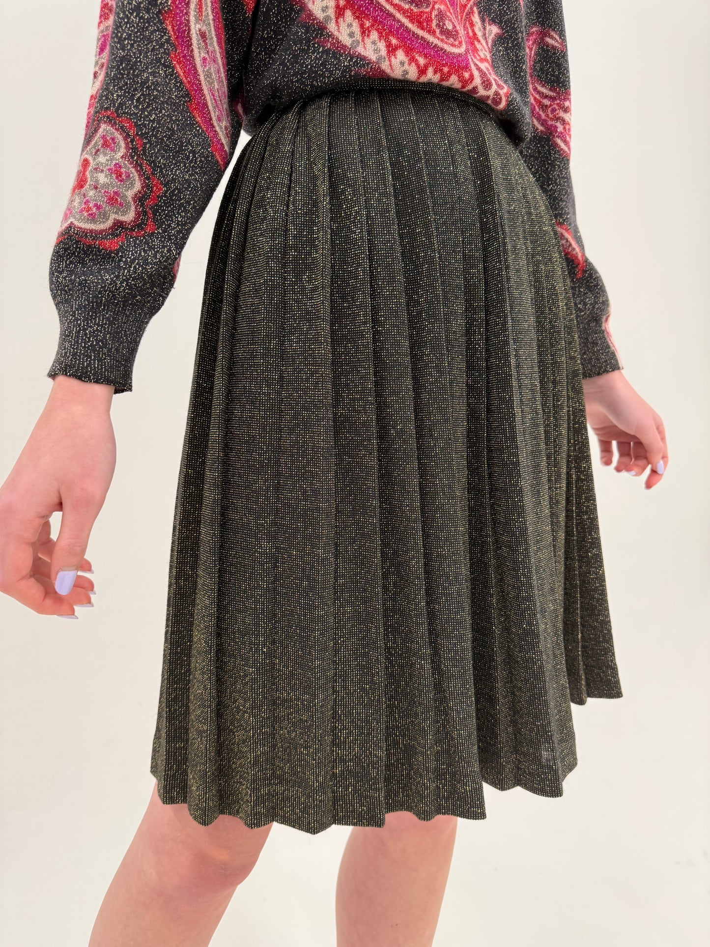 Fustă vintage plisată neagră din tricot de lana extrafina cu lurex auriu de la zi la seară