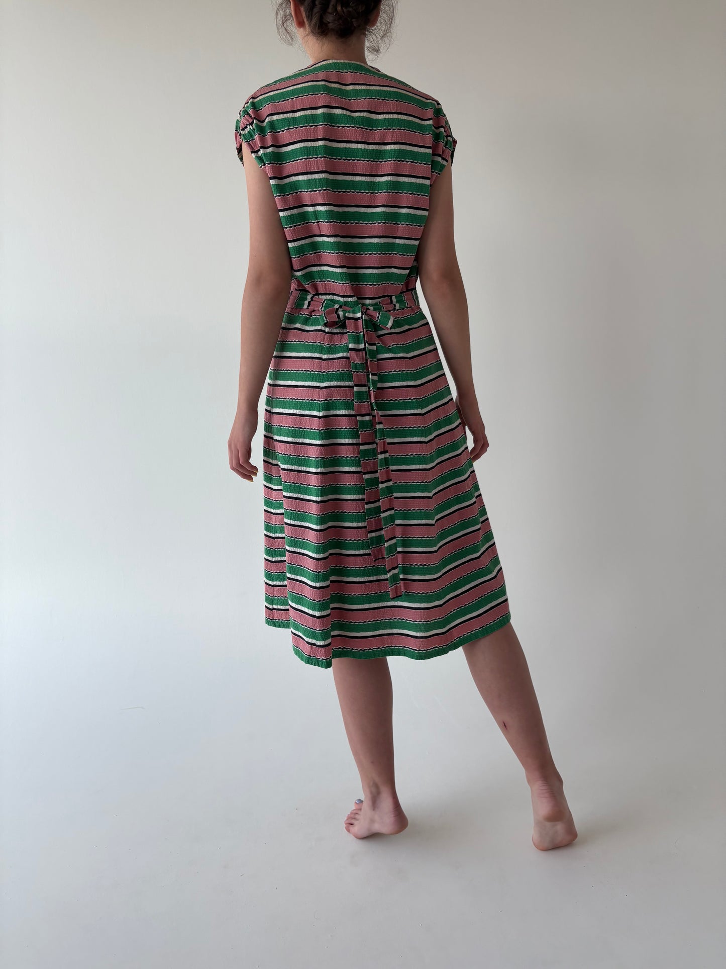 Rochie vintage din seersucker cu talie marcată reglabilă