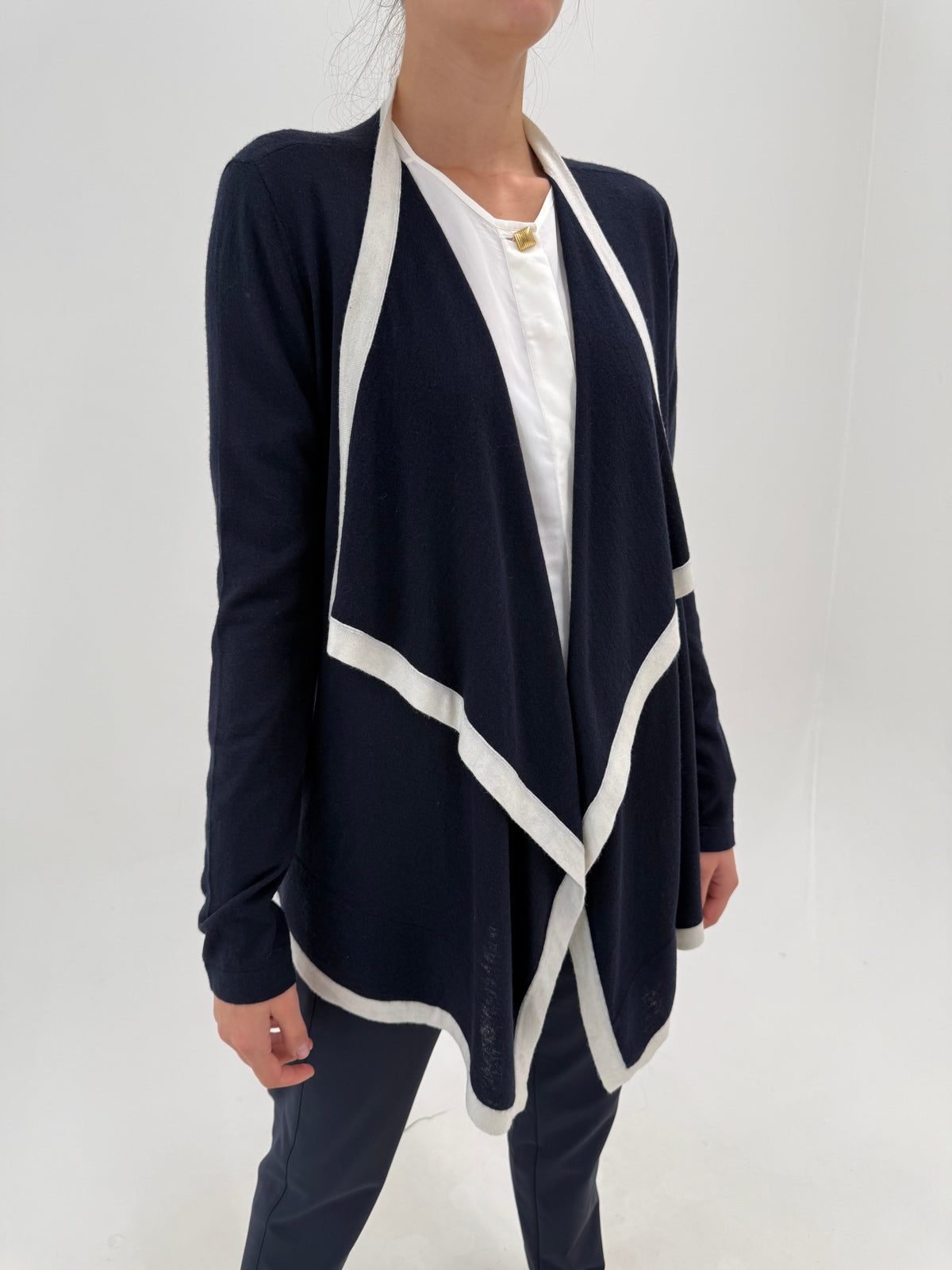 Cardigan lung Armani tall Navy blue din lana extrafina în croi drapat