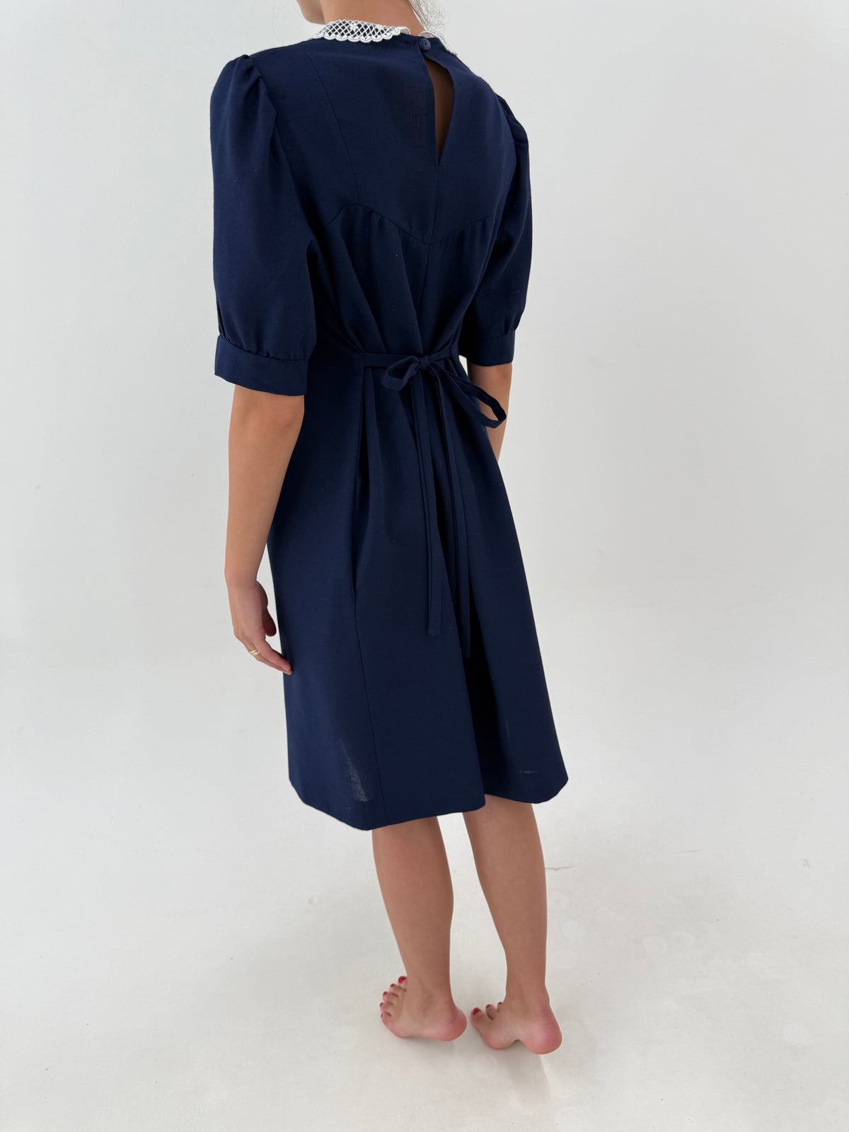 Rochie vintage din lana extrafina cu guler macrame fin lucrat manual și cordon