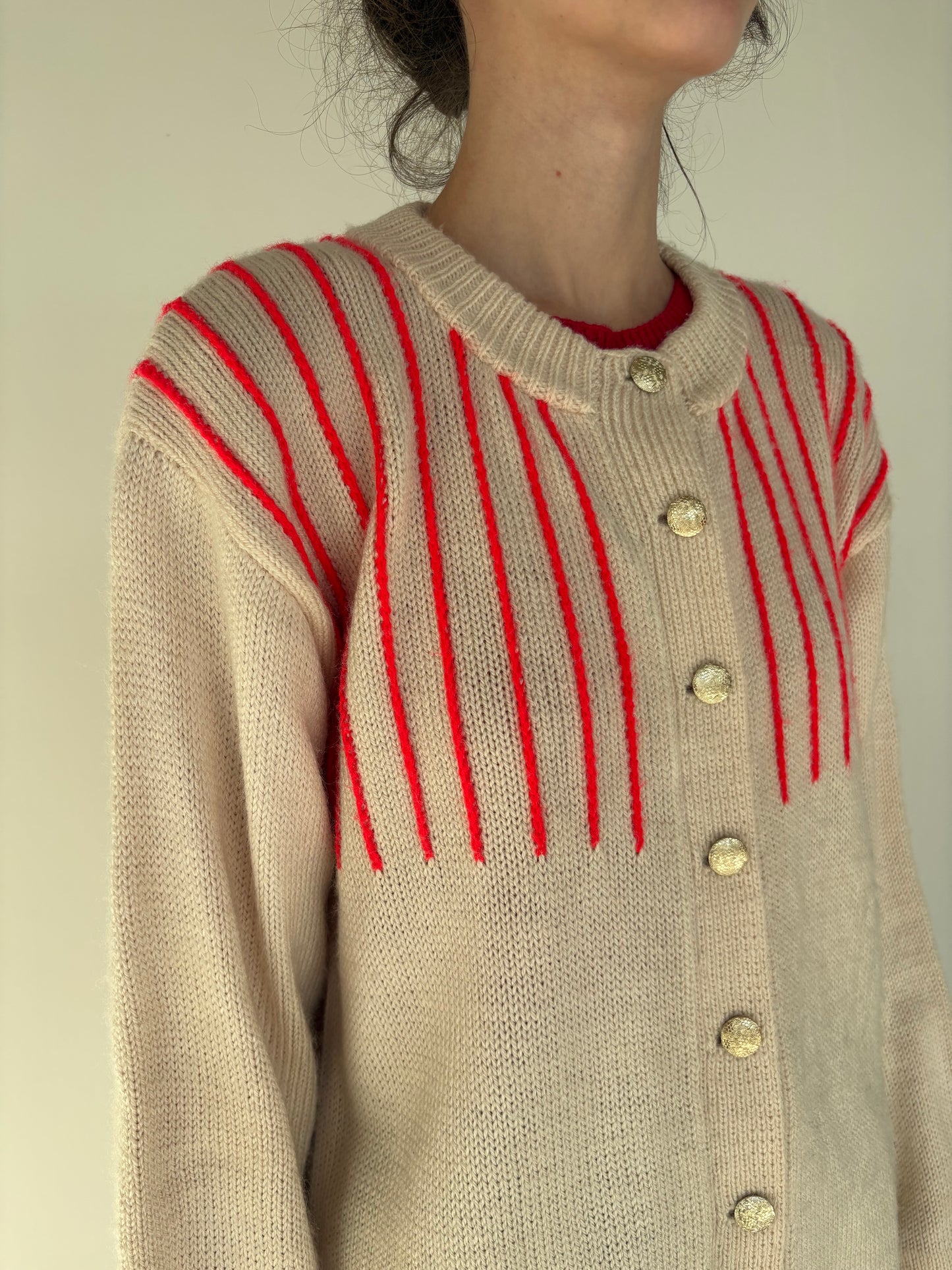 Cardigan vinatge lung butter white din lana plină extrafina cu inserții neon