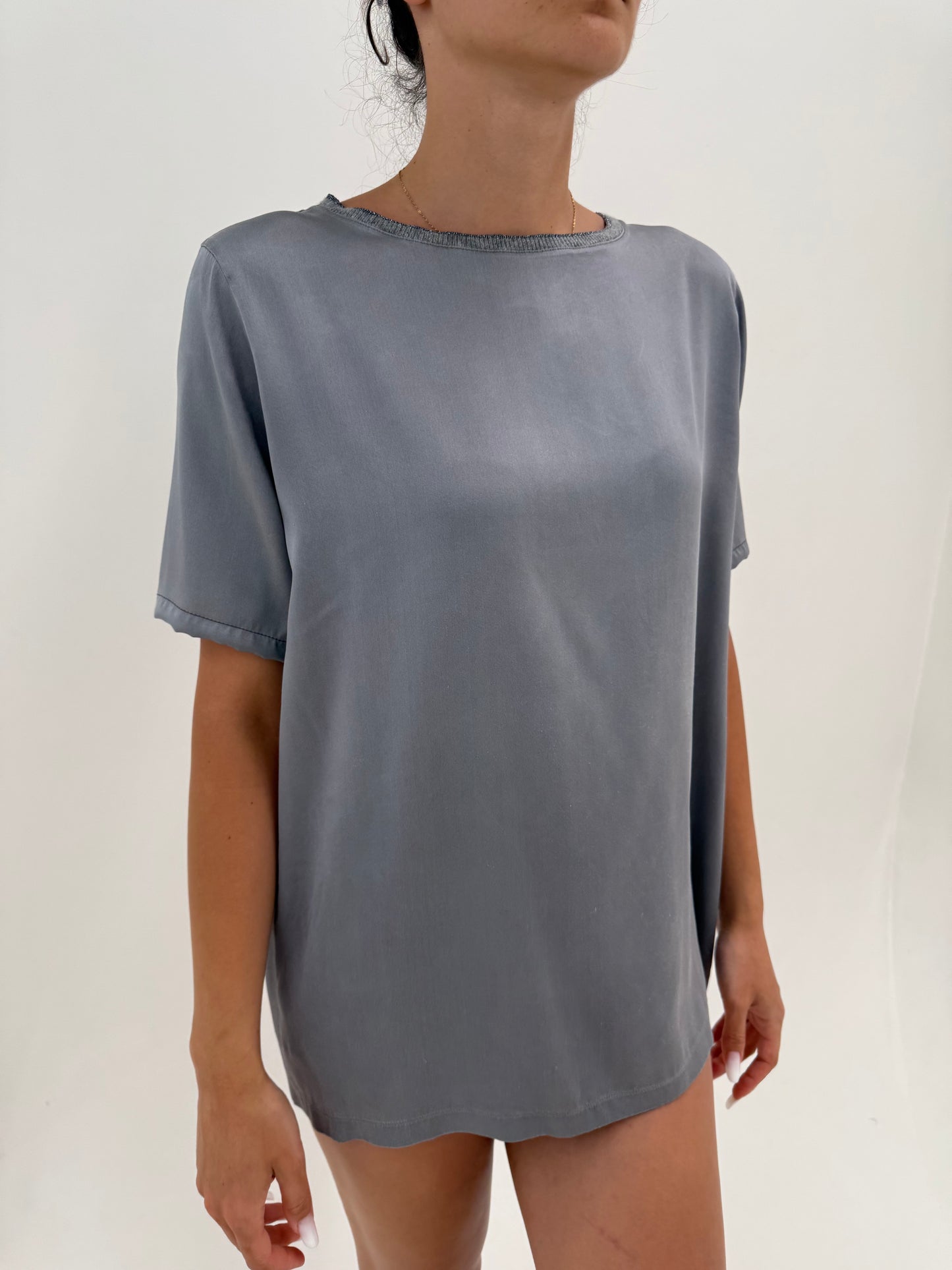 Top ultra luxury Fabiana Filippi din mătase matuala silver gray în croi minimalist