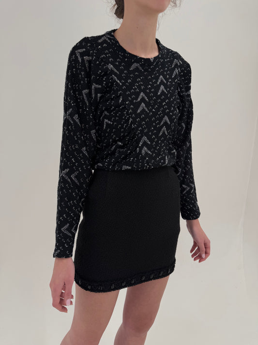 Fustă mini in stil Chanel neagră și. Tweed cu aplicații la tiv