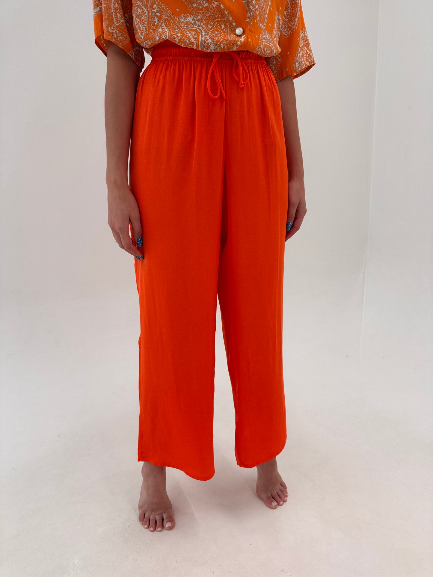 Pantaloni electric orange palazzo tall super vaporoși și ușor satinați