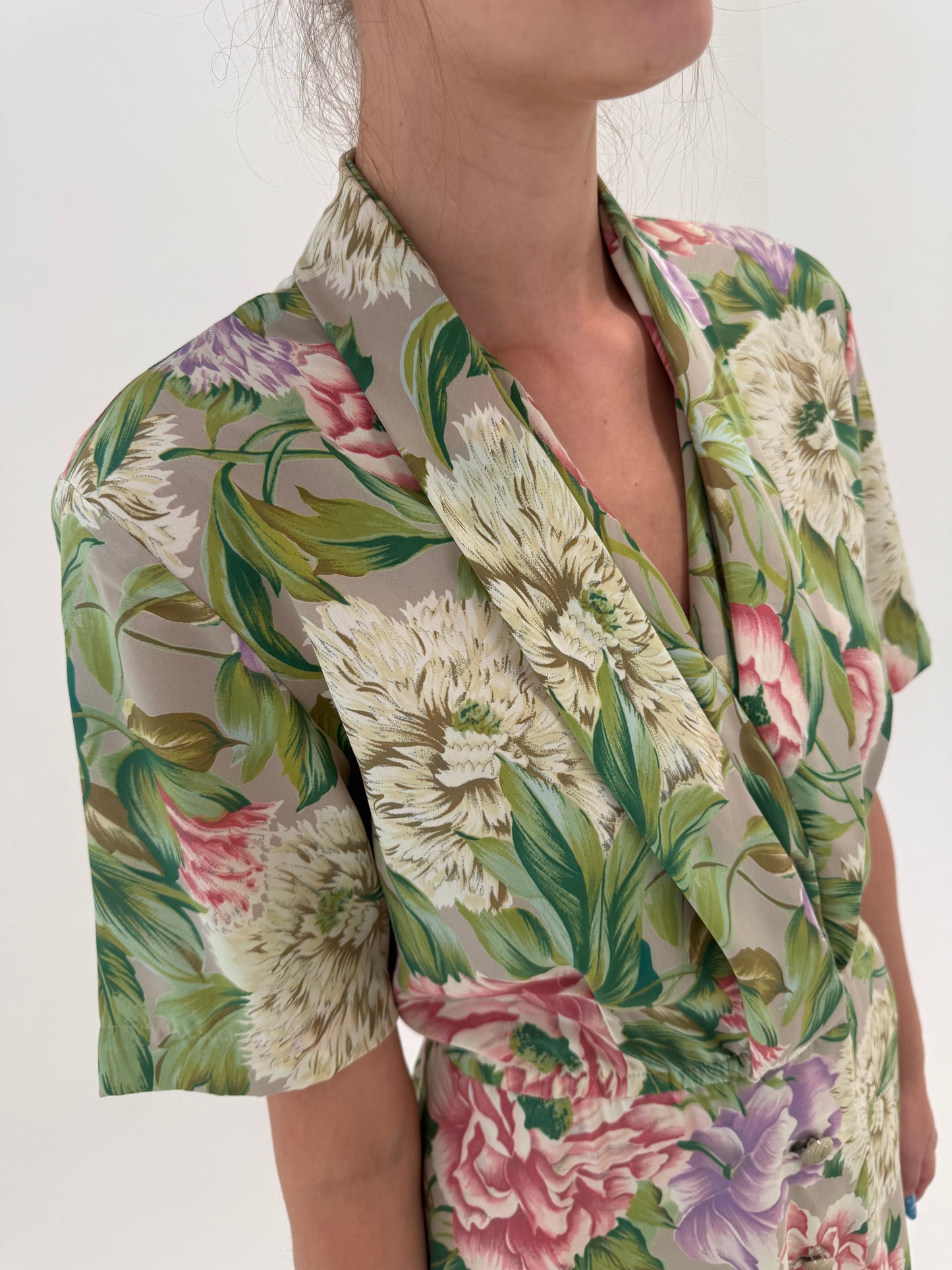 Rochie vintage in croi de ani 50 cu print floral în culori superbe cu buzunare