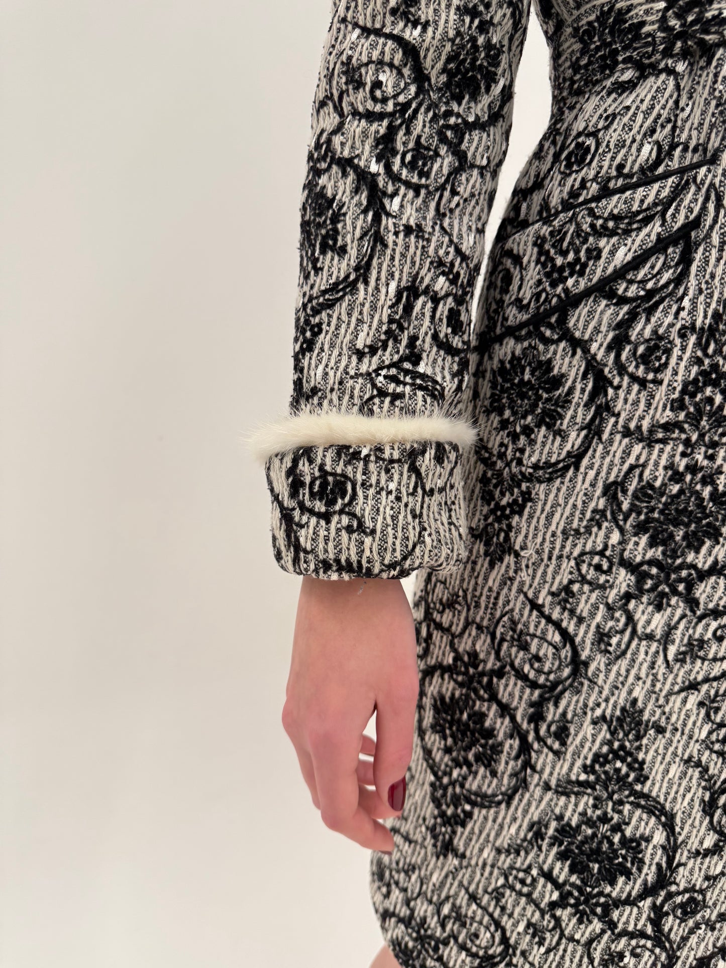 Palton vintage din lână jacquard structurată cu fir reliefat și blană de nurcă albă