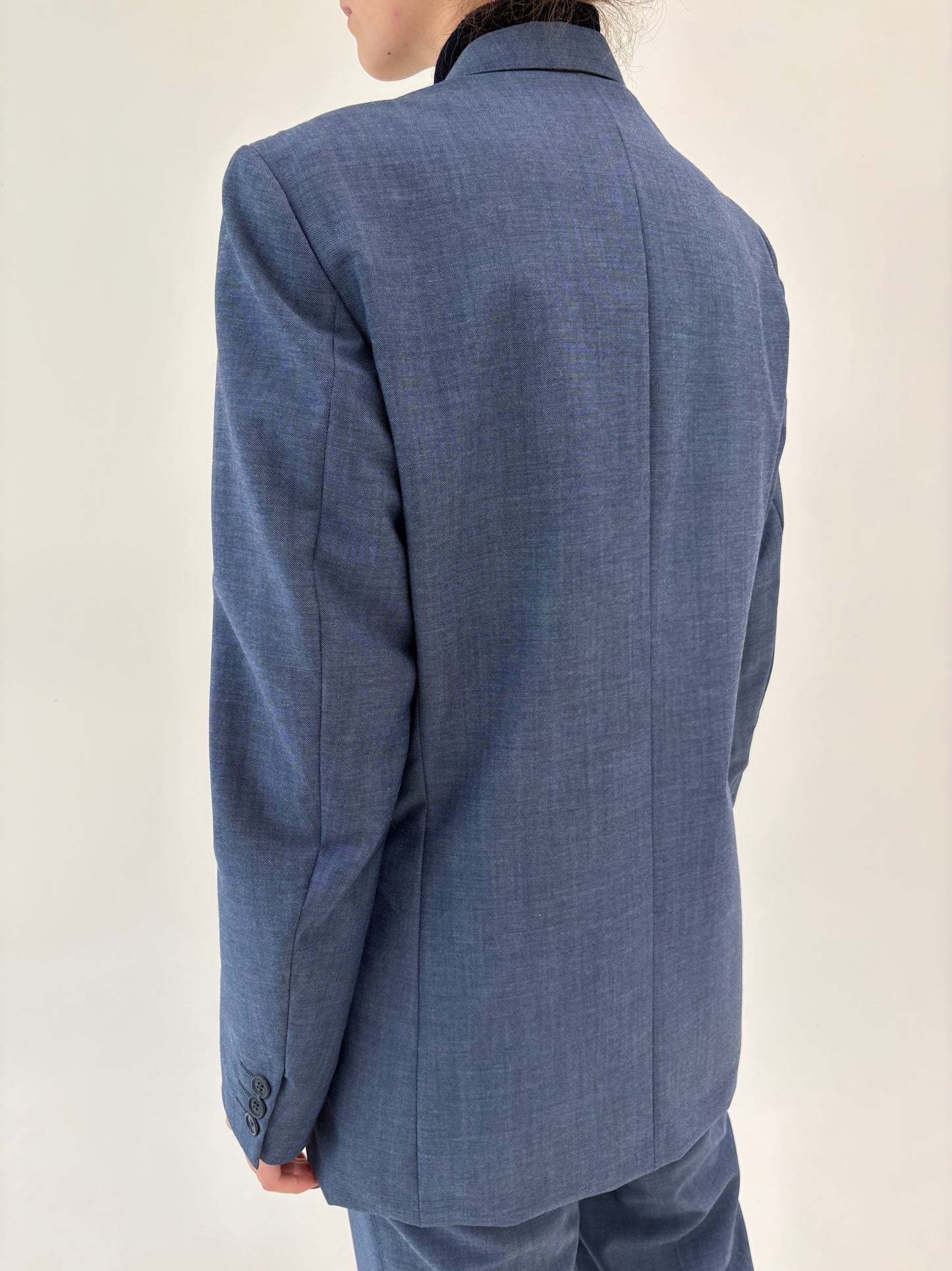 Costum italian Jeans blue din lana extrafina pura certificată în croi actual