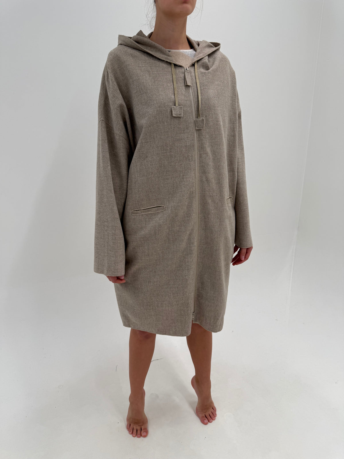 Pardesiu camel din lana extrafina plus size italian cu glugă și influențe casual