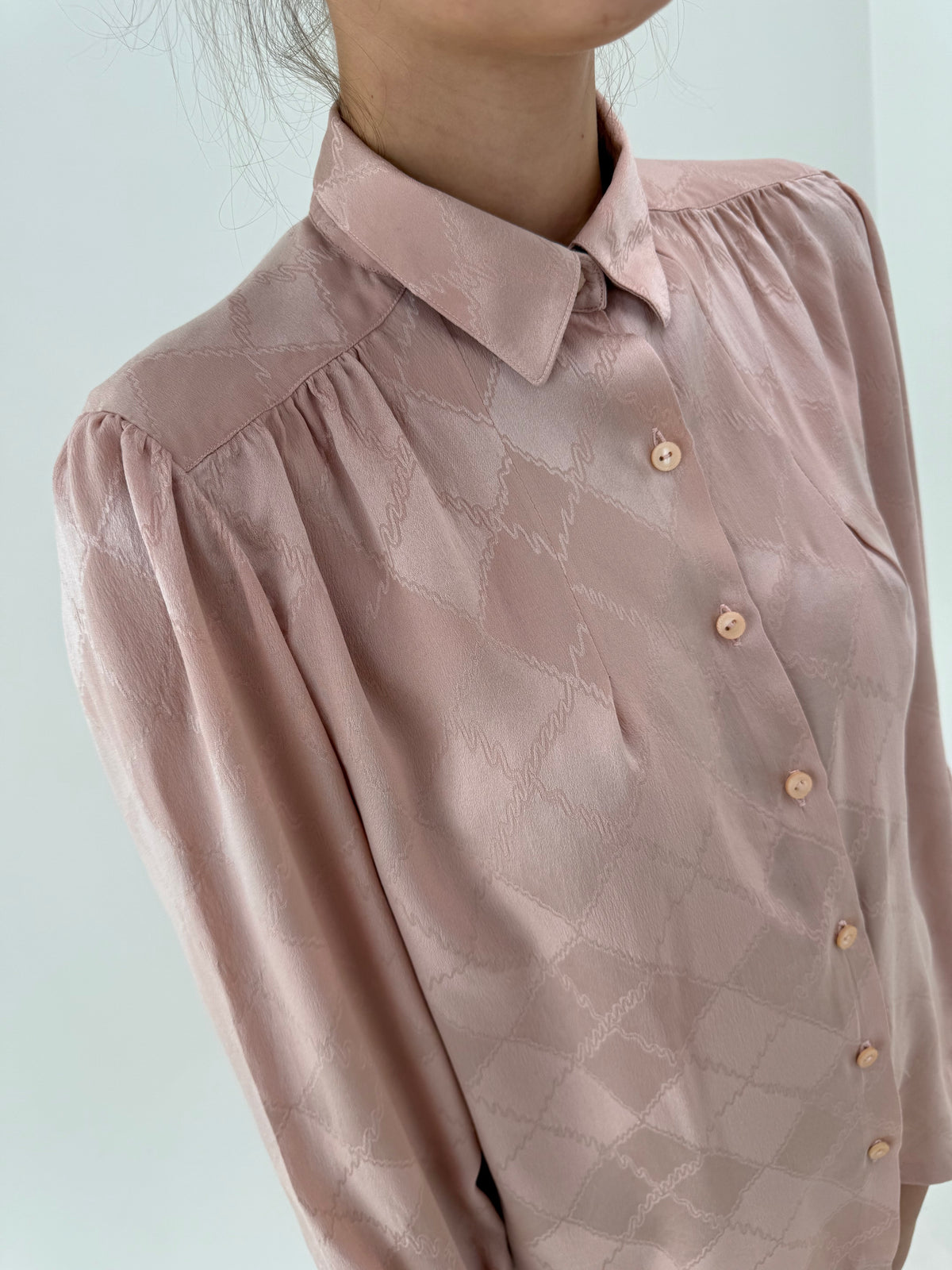 Cămașa vintage dusty powder Pink din mătase naturală plină texturată cu romburi