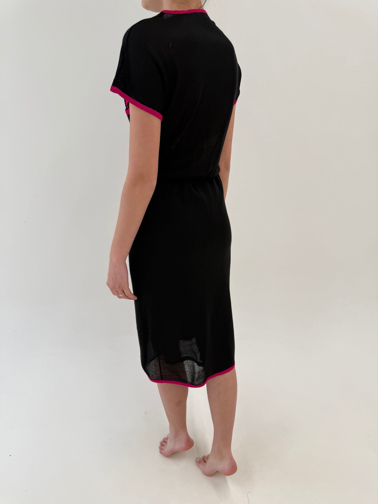 LBD vintage cu paspoal fucsia din jerse de vară cu talie elastică