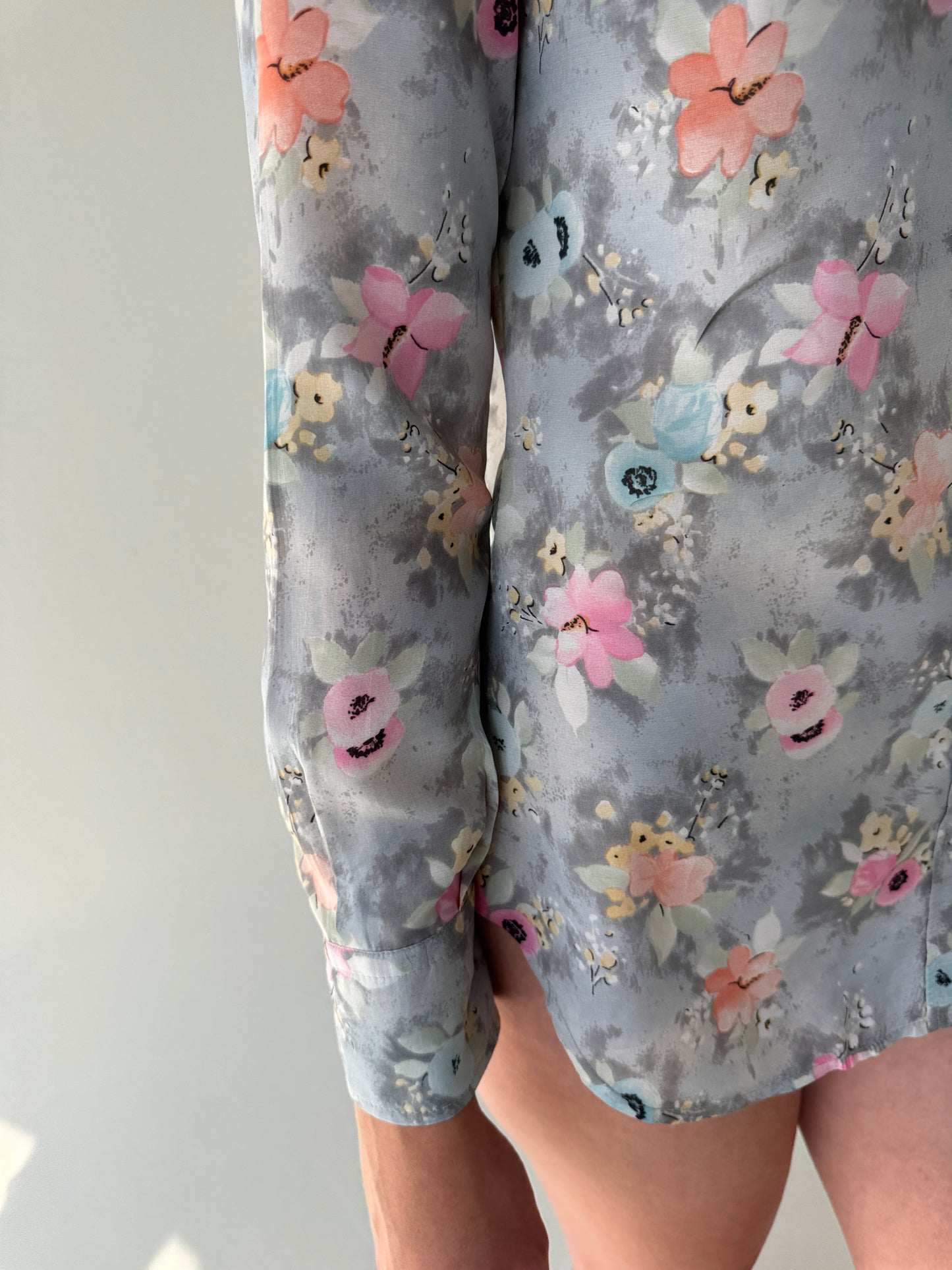 Cămașa vintage cu print floral din mătase naturală ușor texturată