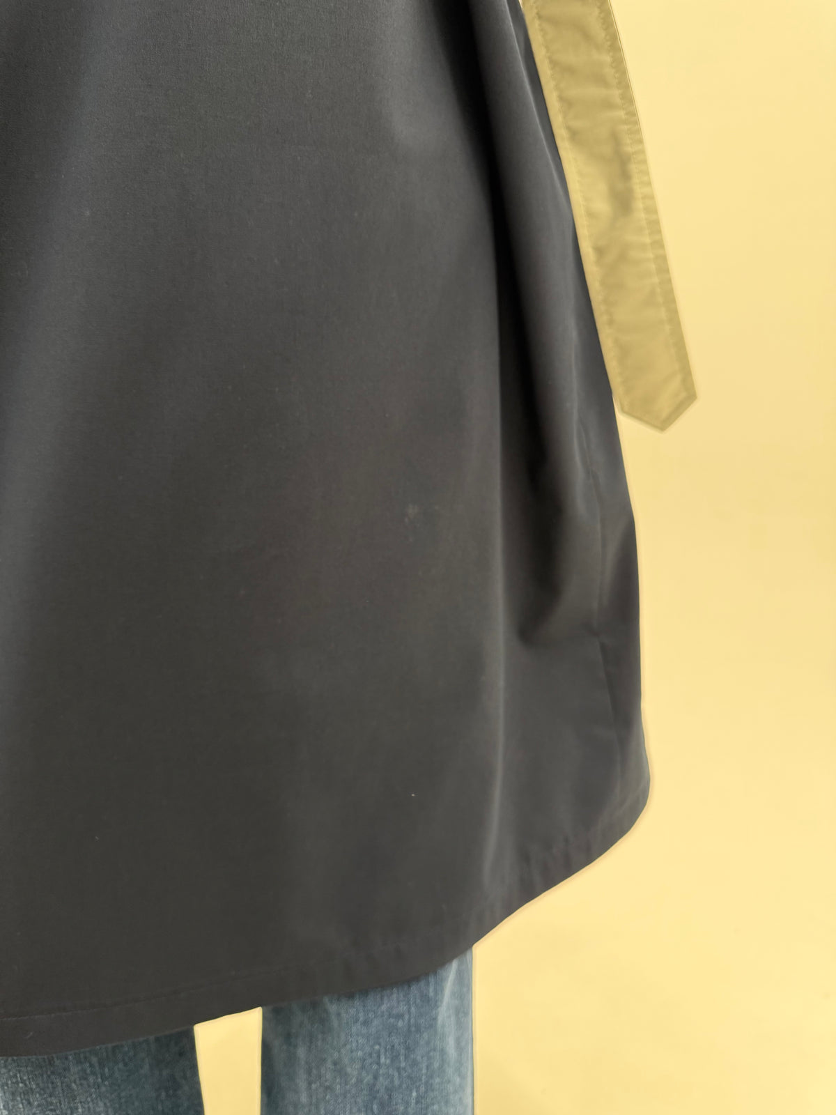 Trench vintage din gatabardina in croi revenit în trend cu talie reglabilă și 2 fețe