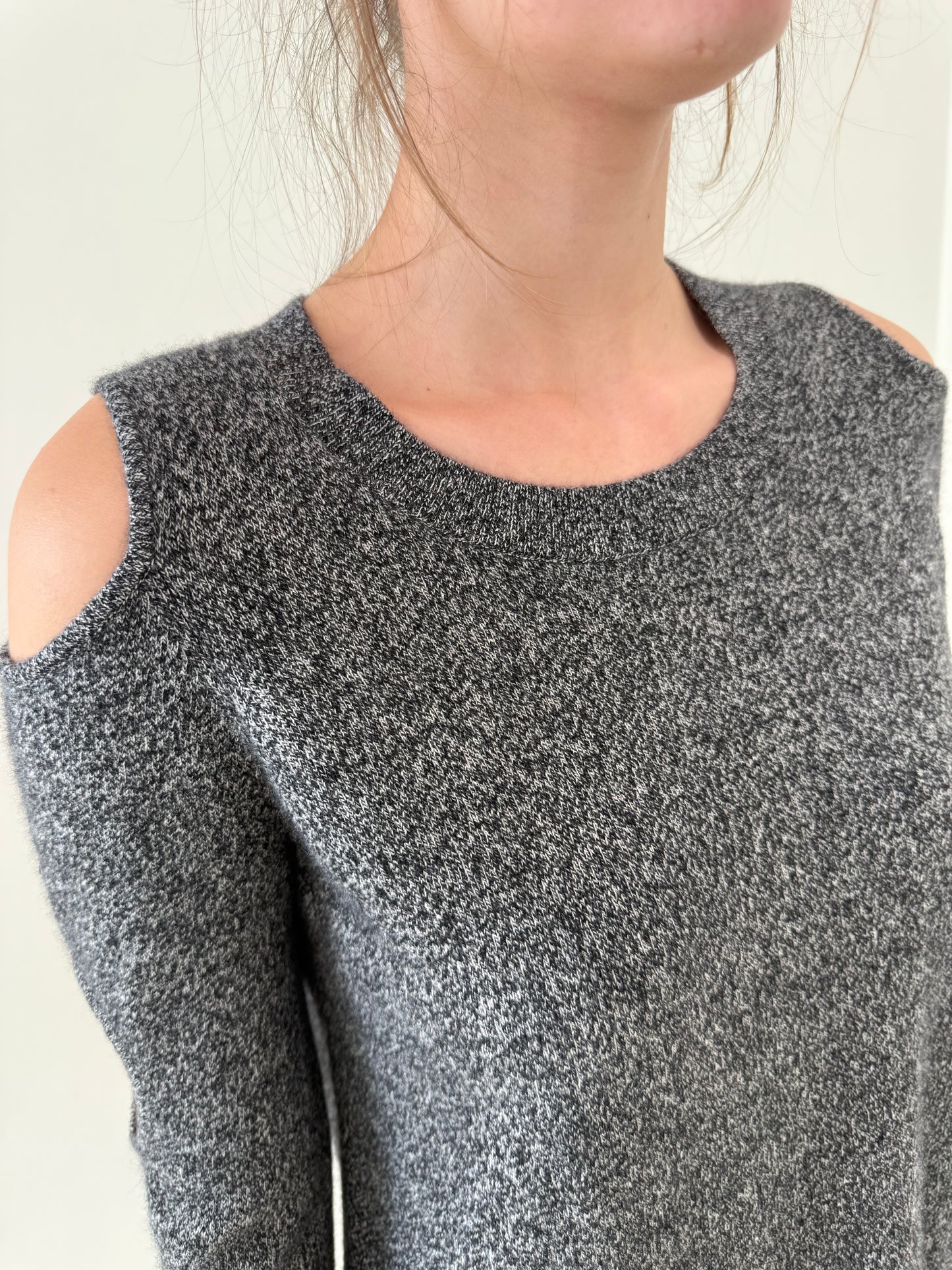 Pulover din cașmir cu decupaje melanj în nuanțe de gri