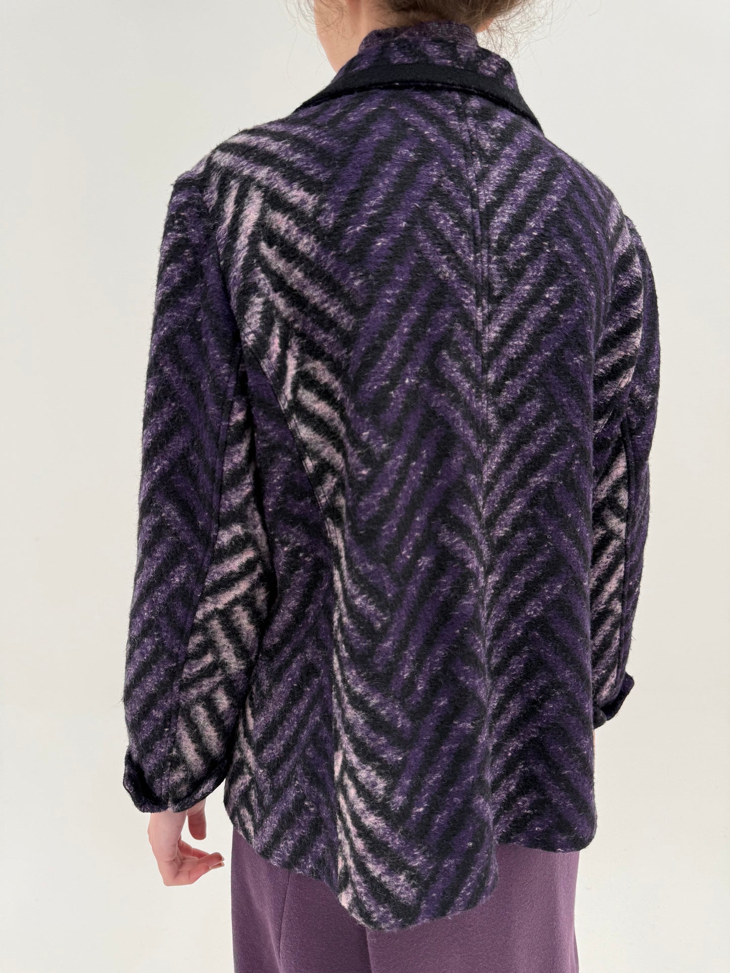 Sacou confort din boiled wool gros in croi ușor cambrat