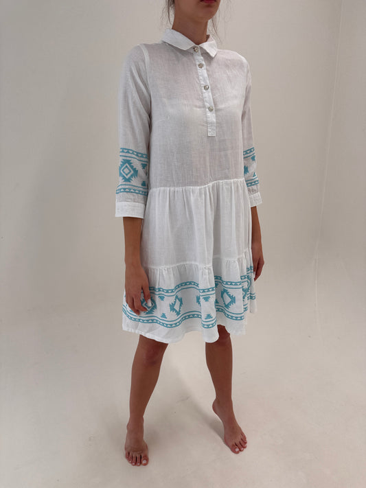Rochie din in premium cu broderie turcoaz cu talie ultra înaltă marcată în croi lejer