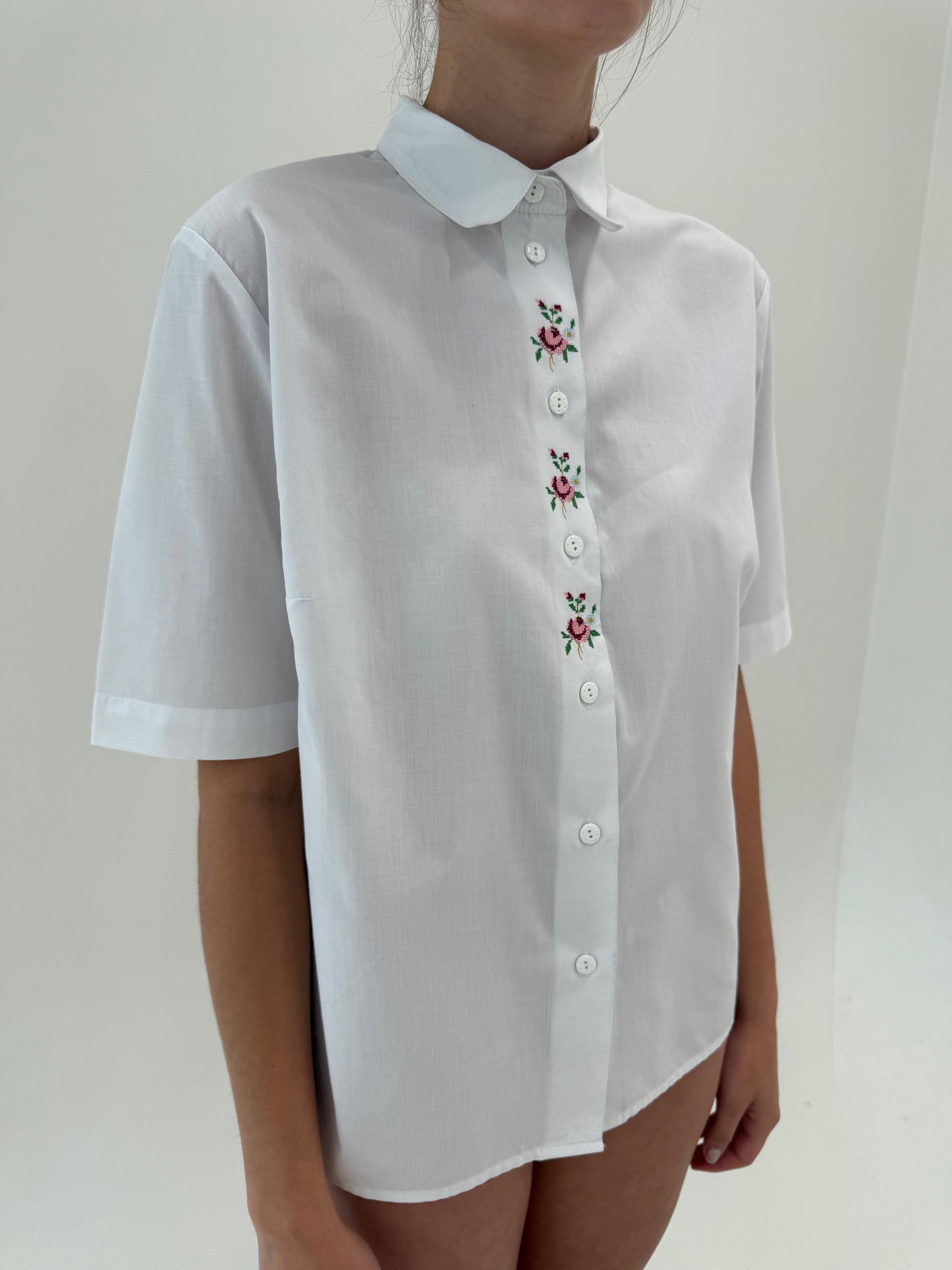 Camasa vintage din poplin de bumbac ușor structurat cu broderie