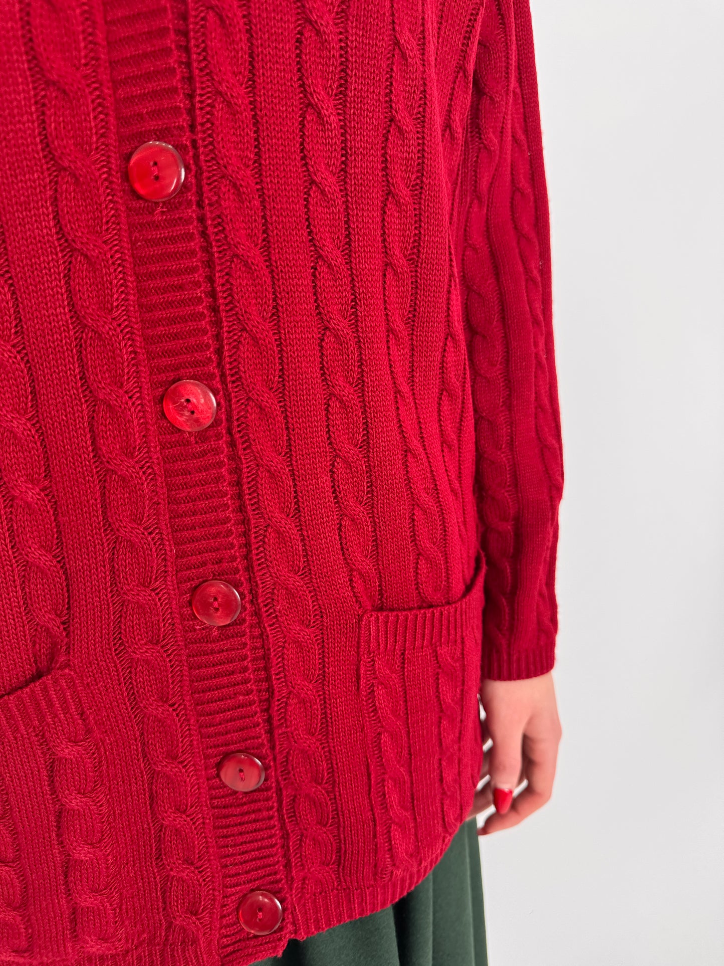 Cardigan în croi lung cherry red cu torsade din mix de lana plină