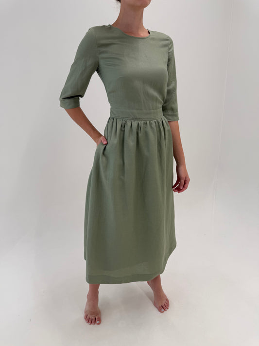 Rochie maxi in croi minimalist Sage green din pânză de in și vascoza