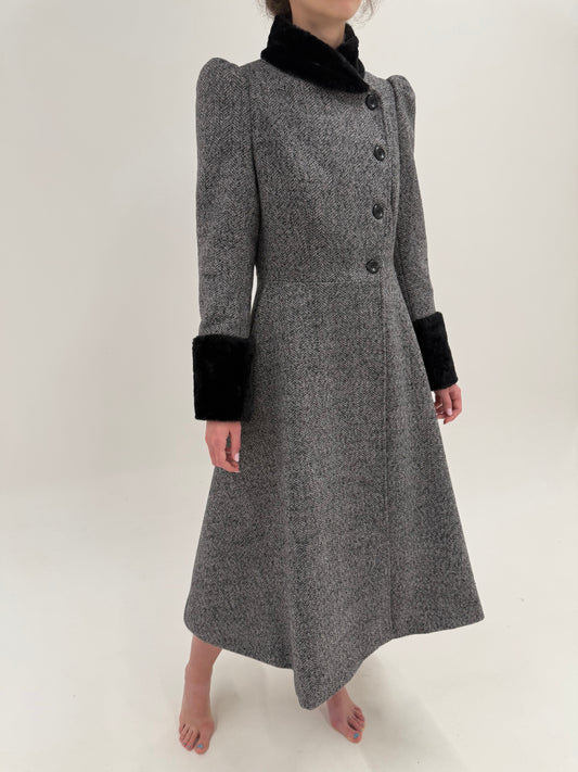 Princess coat maxi ultra cambrat din stofă Chevron de lana extrafina