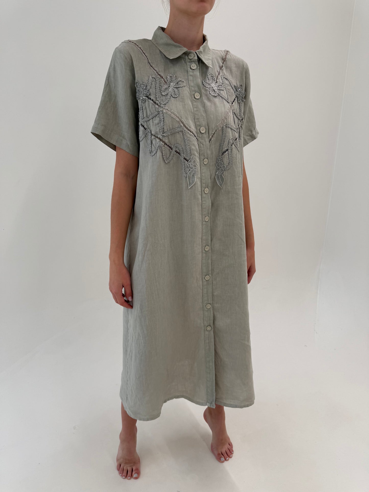 Rochie maxi Sage green italiană fin in premium cu broderie și aplicații manuale