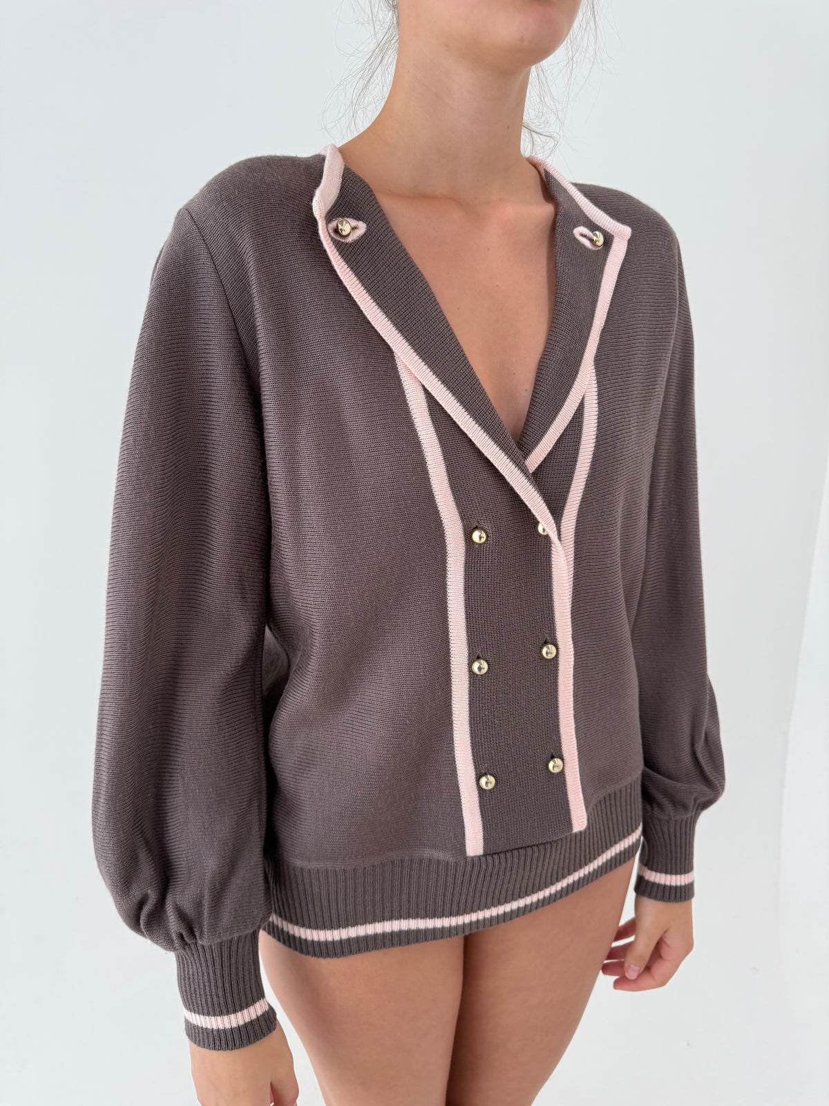 Pulover vintage italian taupe cu powder pink din mix de lana extrafina și mâneci ample