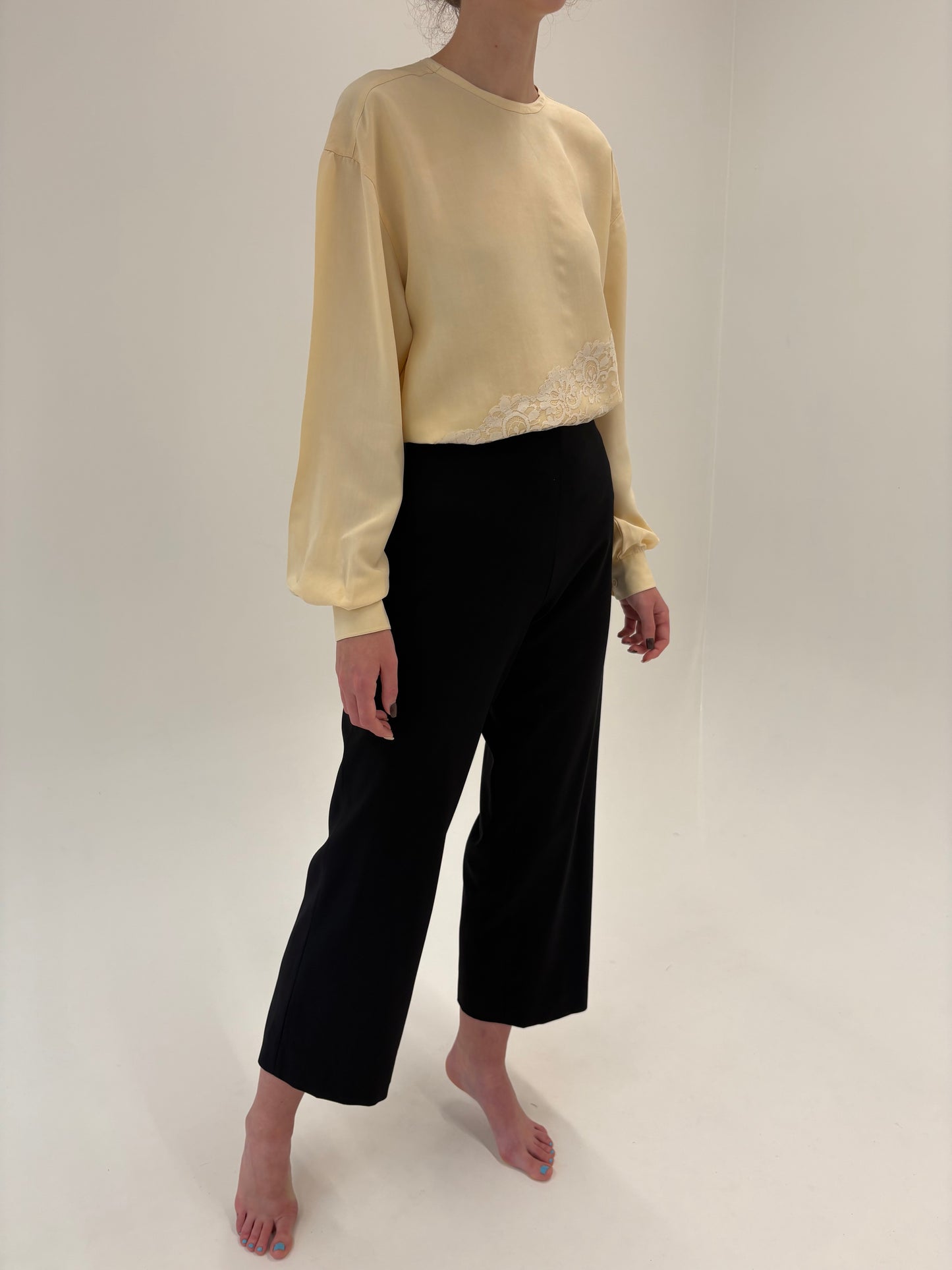 Pantaloni negri spre palazzo din lana extrafina de la zi la seară