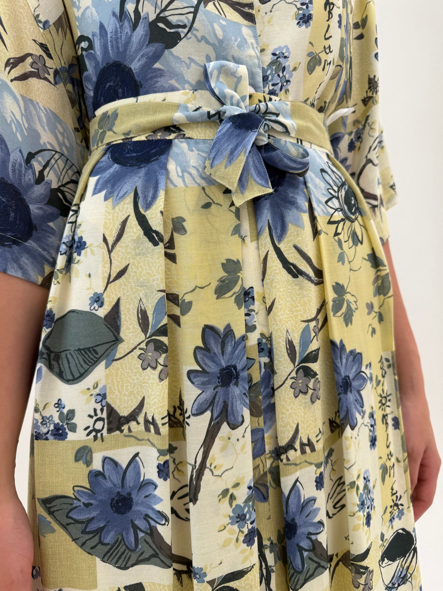Set vintage super vaporos cu print floral în nuanțe de albastru