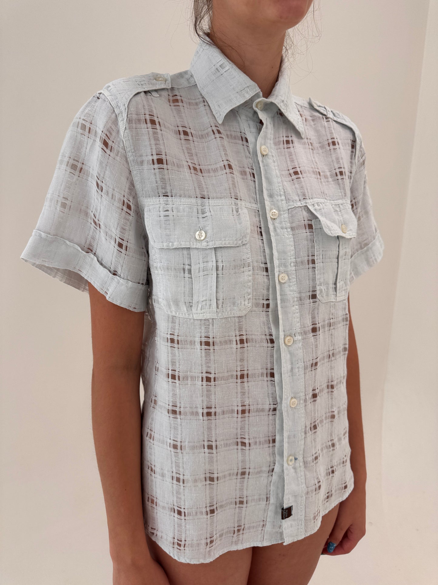 Cămașa dusty baby blue premium Guess by Marciano din in spectaculos