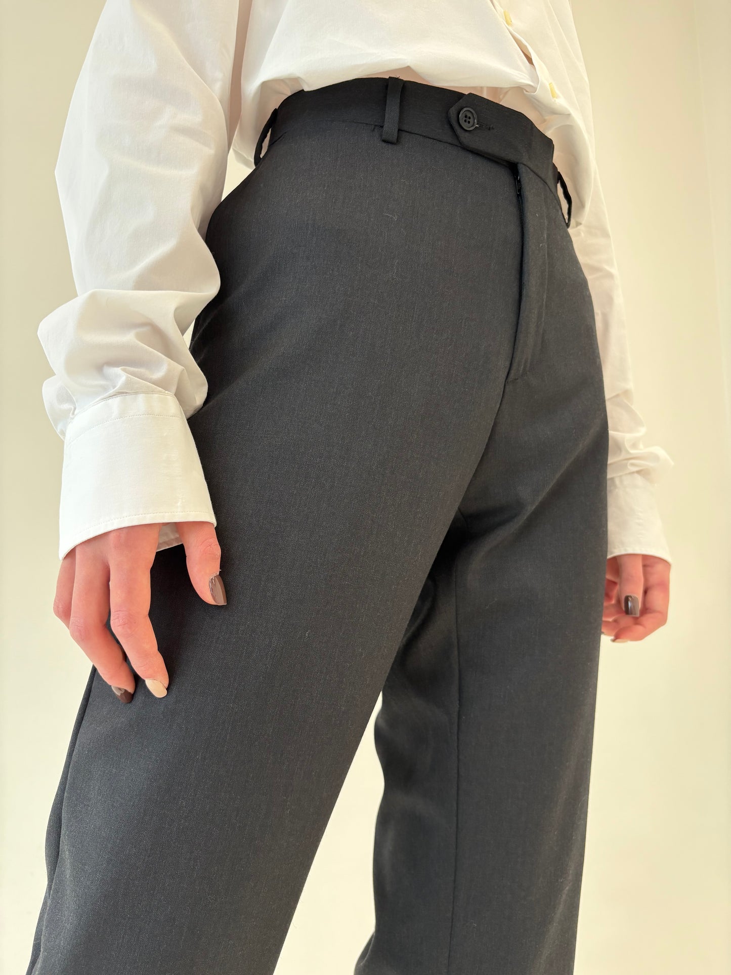 Pantaloni din lana extrafina în croi actual charcoal gray