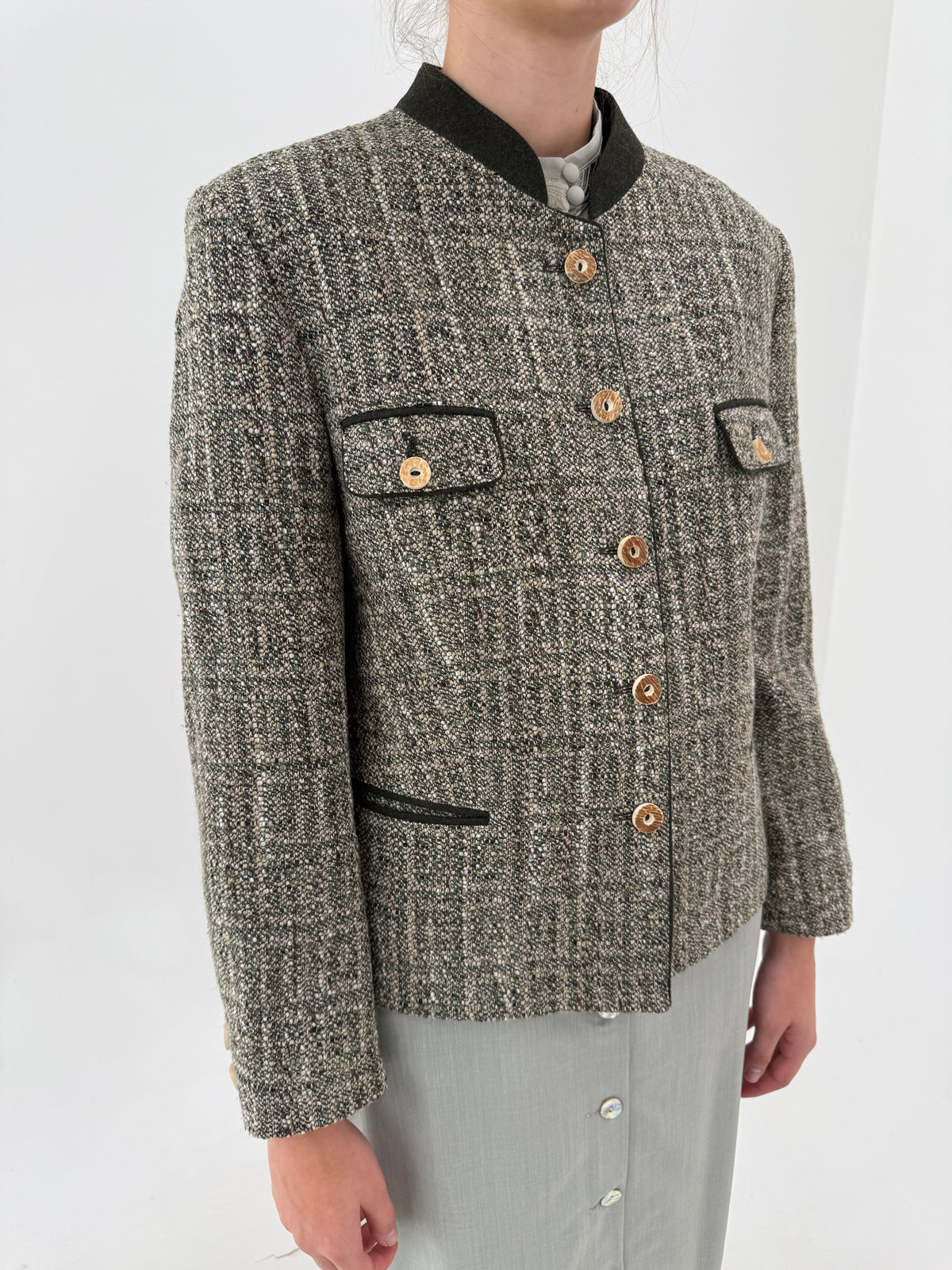 Sacou din tweed excepțional de lana cu nasturi aurii și croi ușor boxy