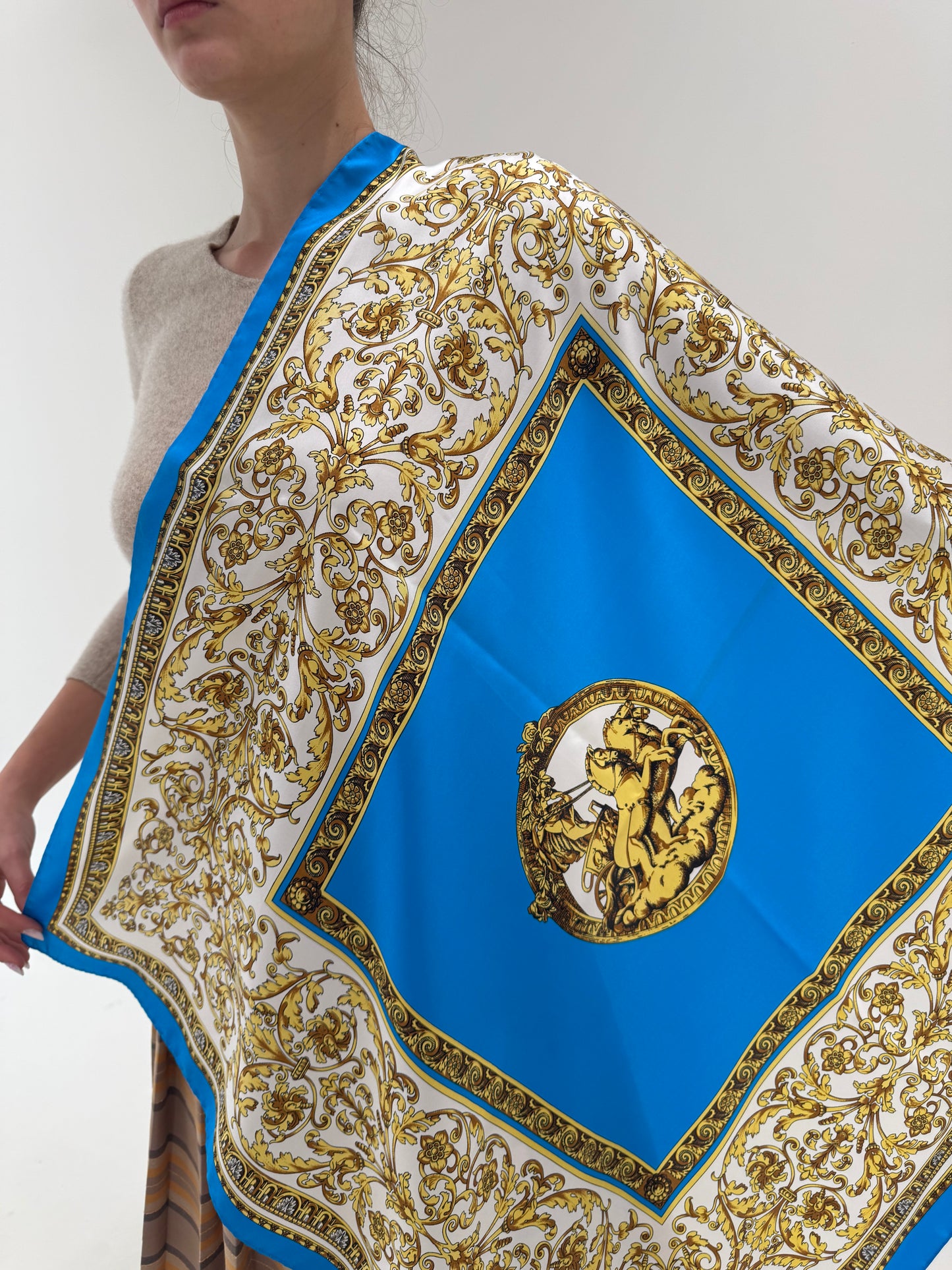 Eșarfă cu print baroc din mătase naturală