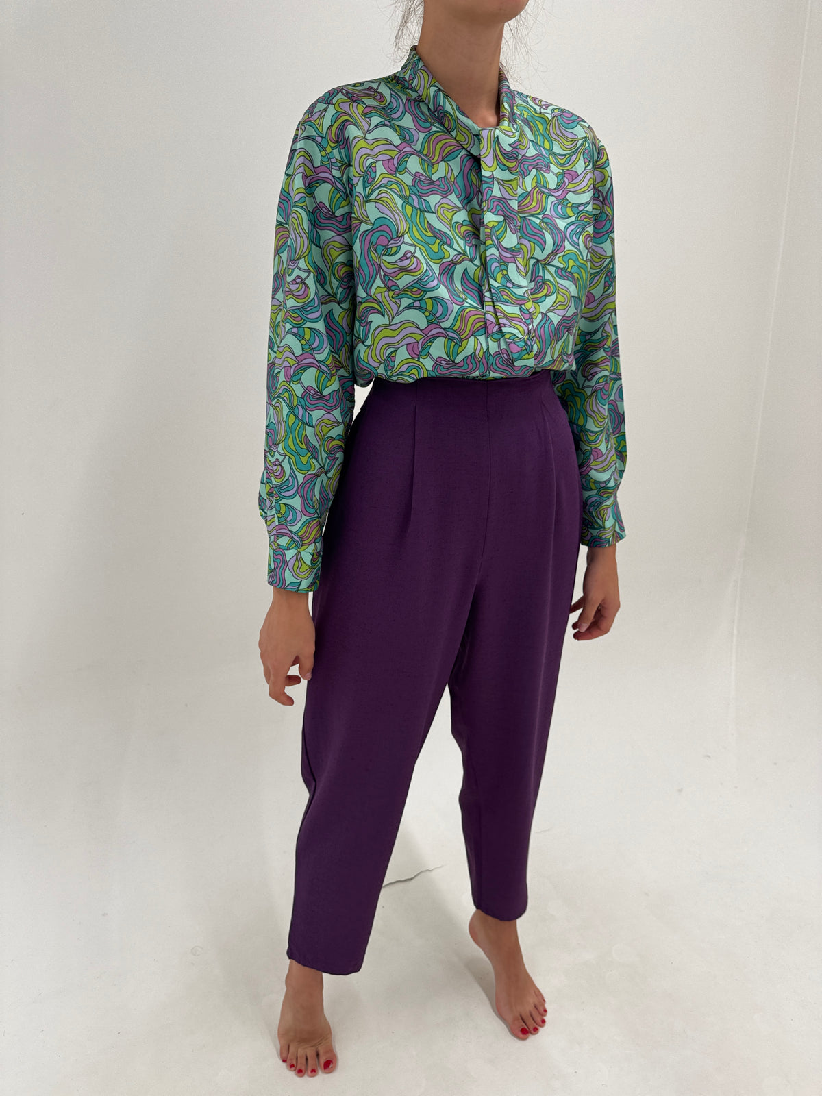 Pantaloni vintage din lana extrafina subțire în croi ultra chic cu solduri generoase