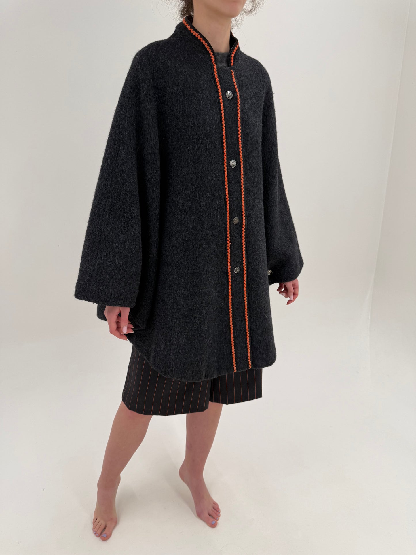 Capa groasă din lana și mohair cu inserții oranj pudrat super călduroasă