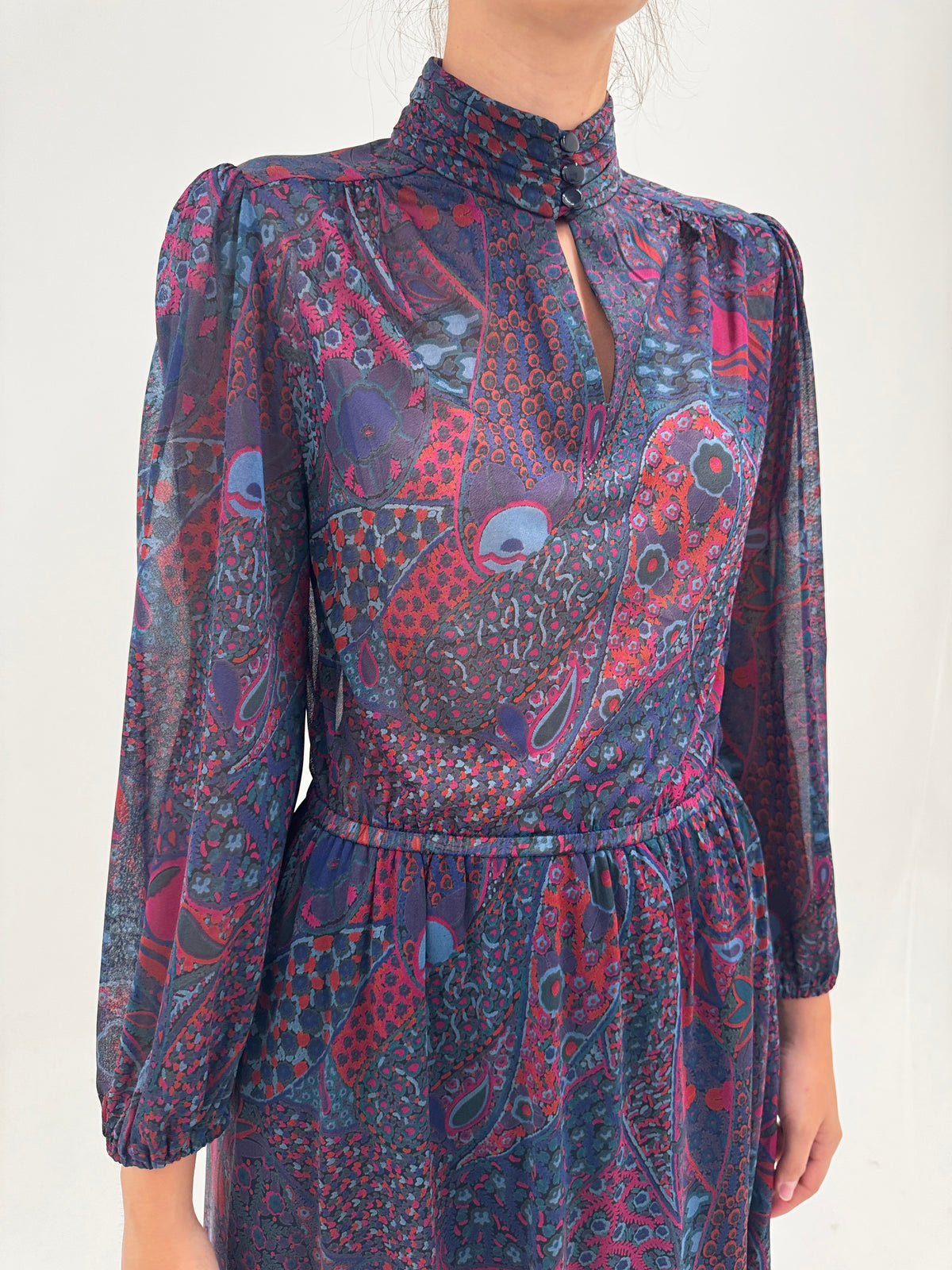 Rochie vintage în croi de ani 70 în combinație superbă de culori din jerse fin