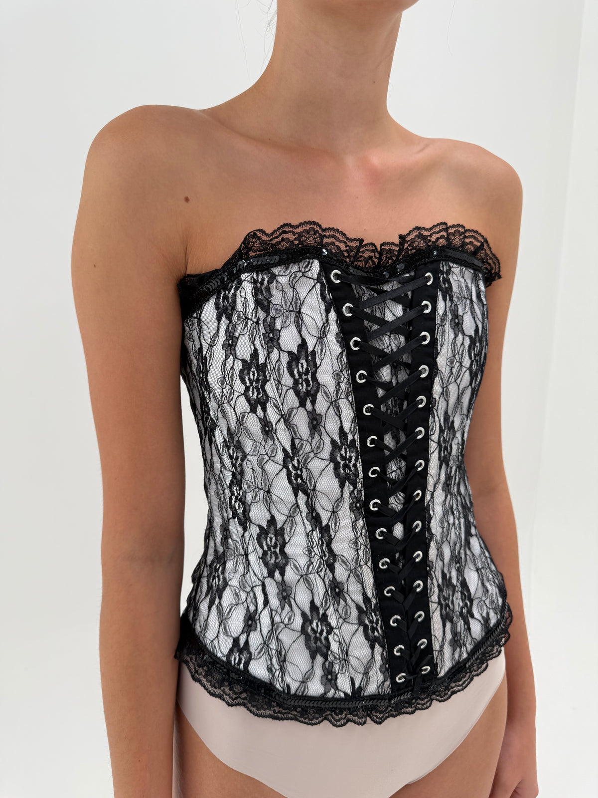 Corset reglabil cu dantelă neagră cu balene ultra modelator