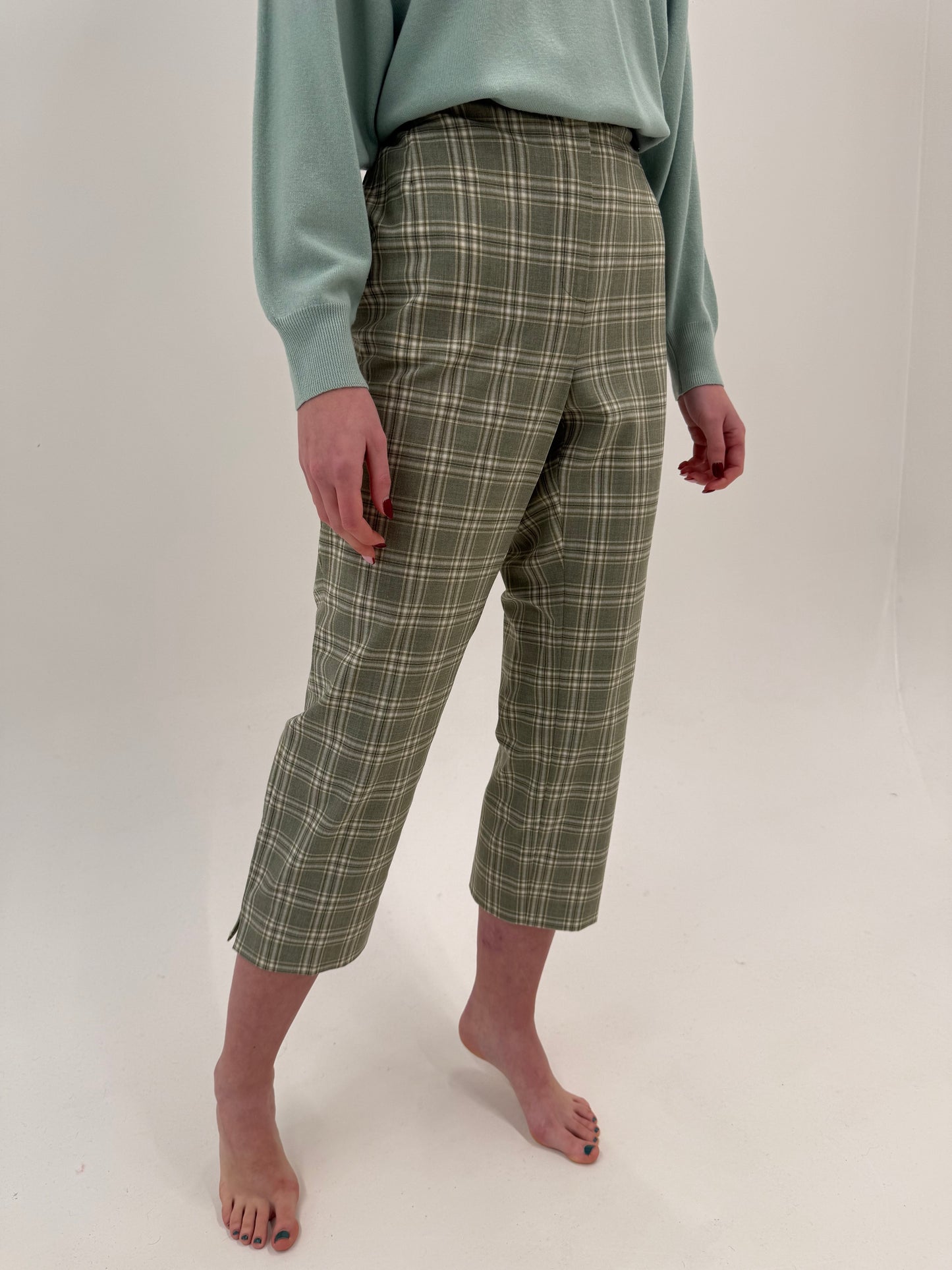 Pantaloni petite în carouri cu talie înaltă din lana extrafina confort