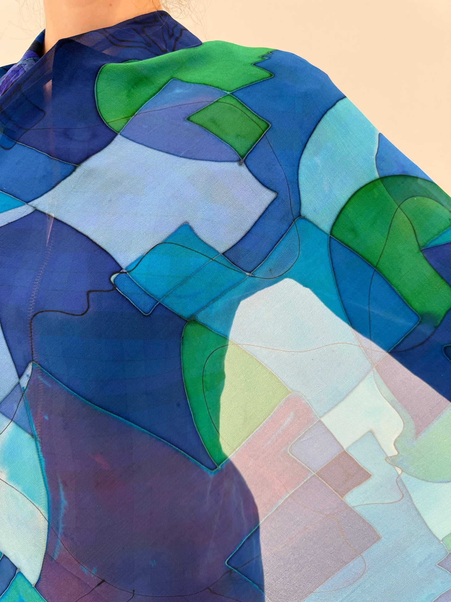 Eșarfă în culori superbe din mătase naturală cu print geometric
