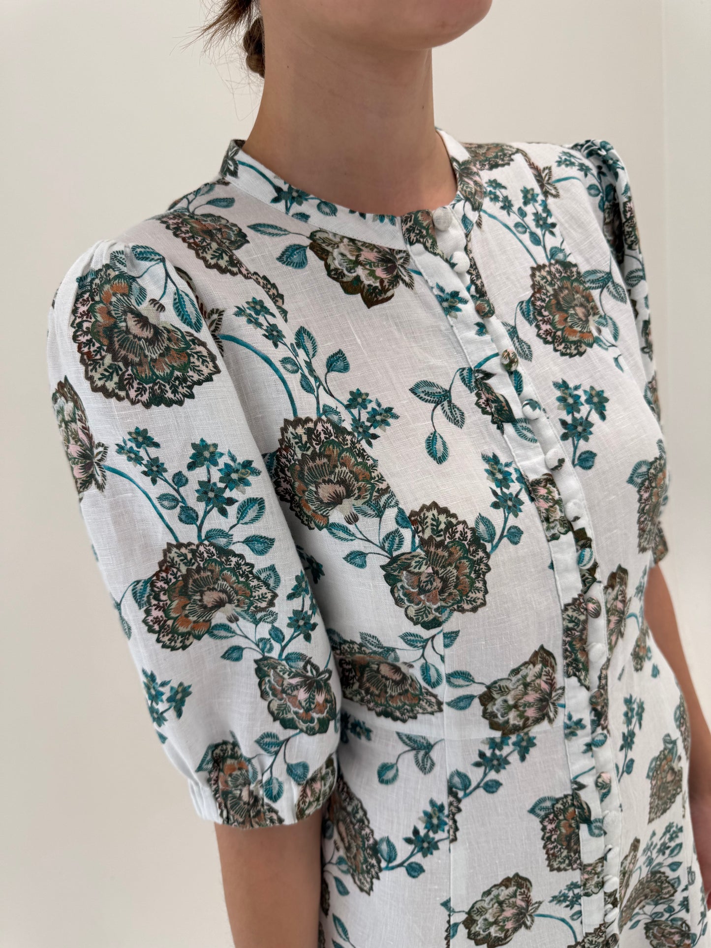 Rochie din in premium cu talie marcată ultra înaltă și buzunare