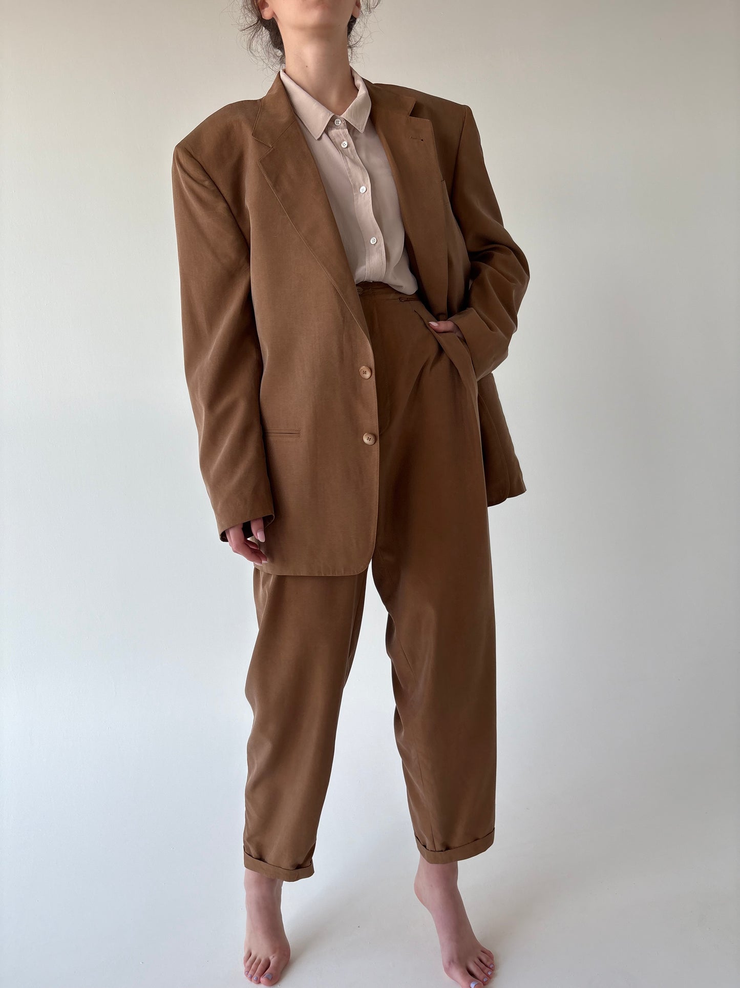 Costum de brand vintage luxury Claude Montana 70% mătase naturală