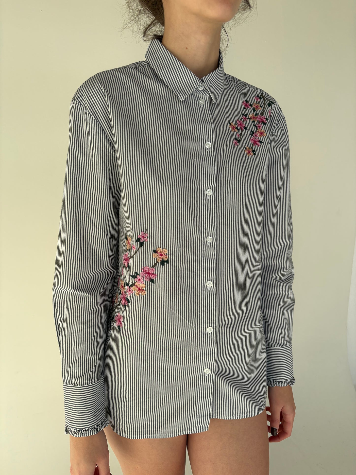 Cămașa de brand super premium italian în dungi cu broderie superbă