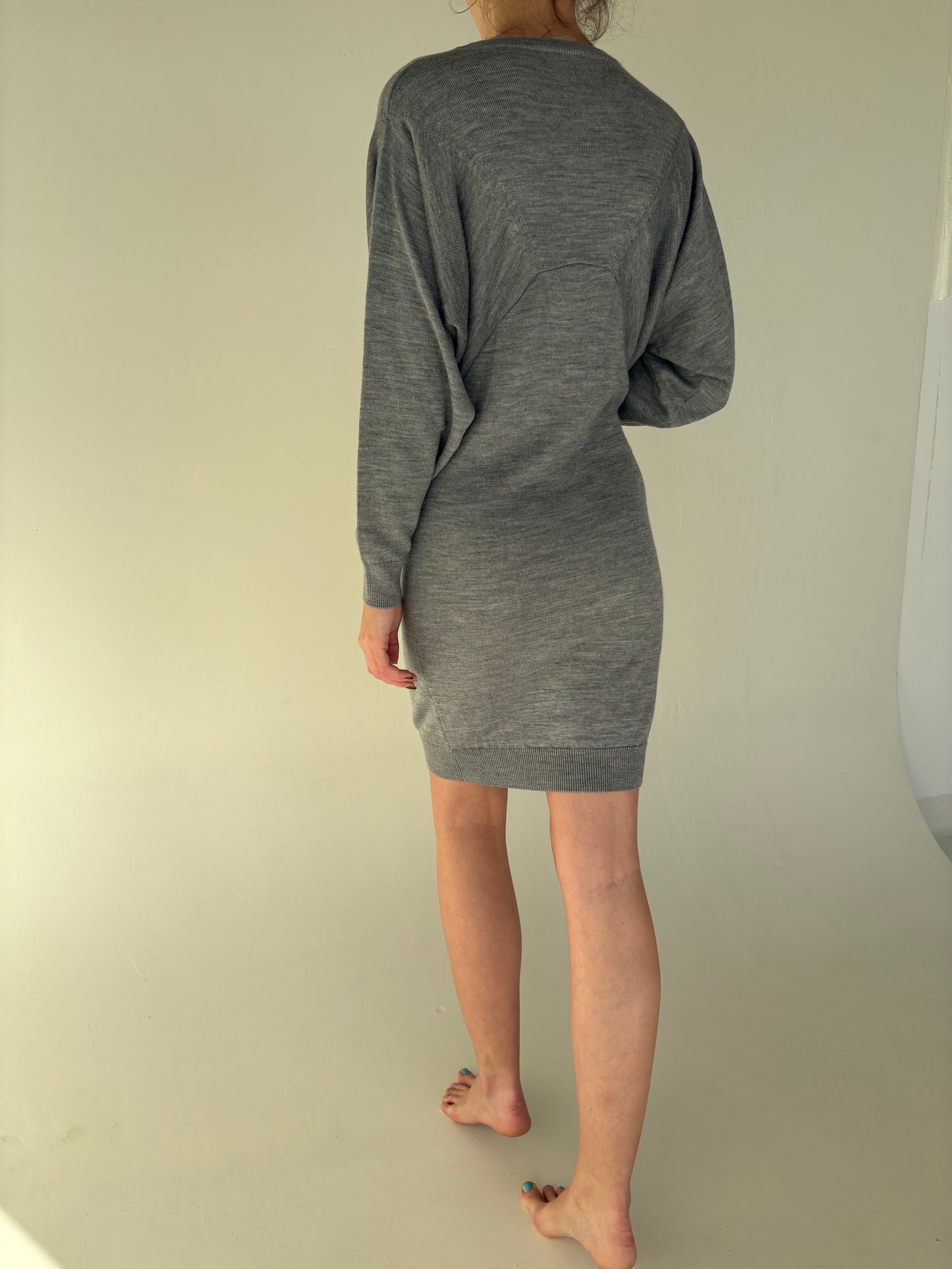 Rochie COS din lana extrafina cu mânecă tip fluture